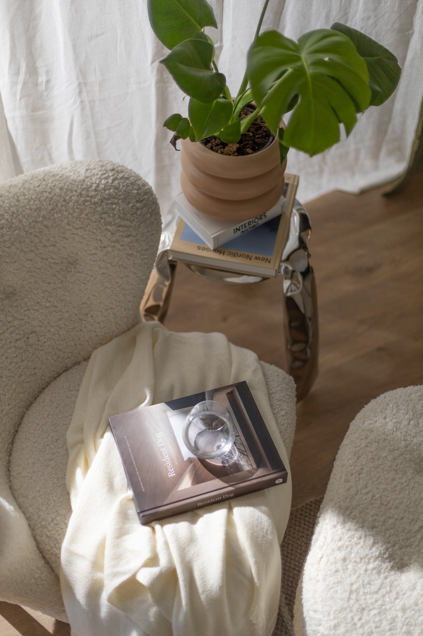 Agnes Wool Armchair - Short Hair | The Feelter
