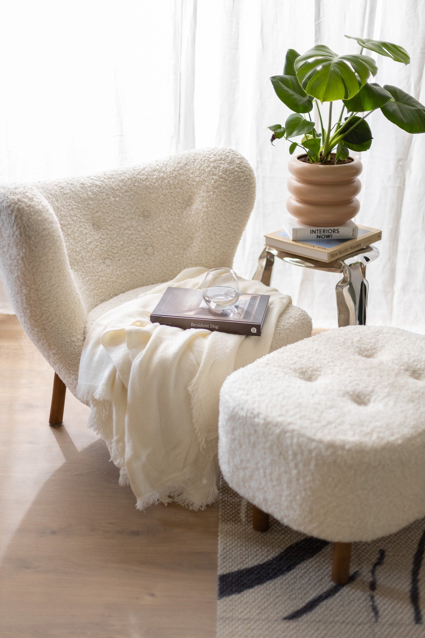 Agnes Wool Armchair - Short Hair | The Feelter