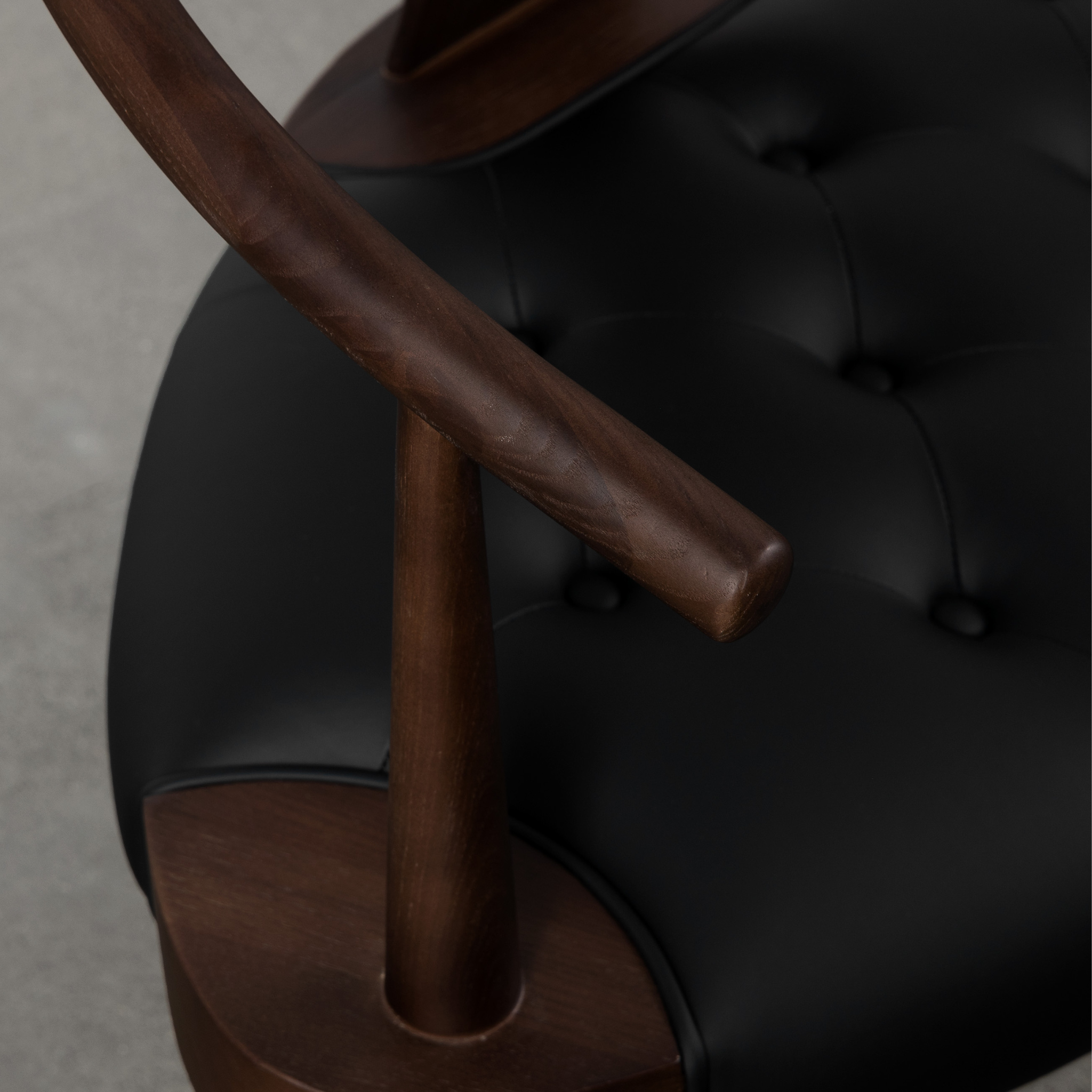 Hanna Three Legged Armchair - The Feelter