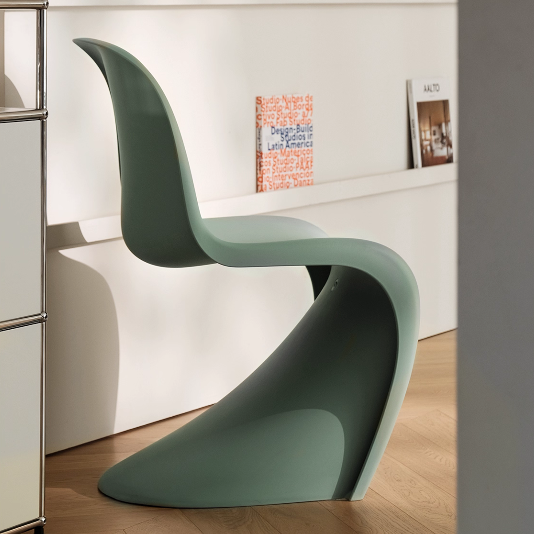 Splice Plastic Dining Chair
