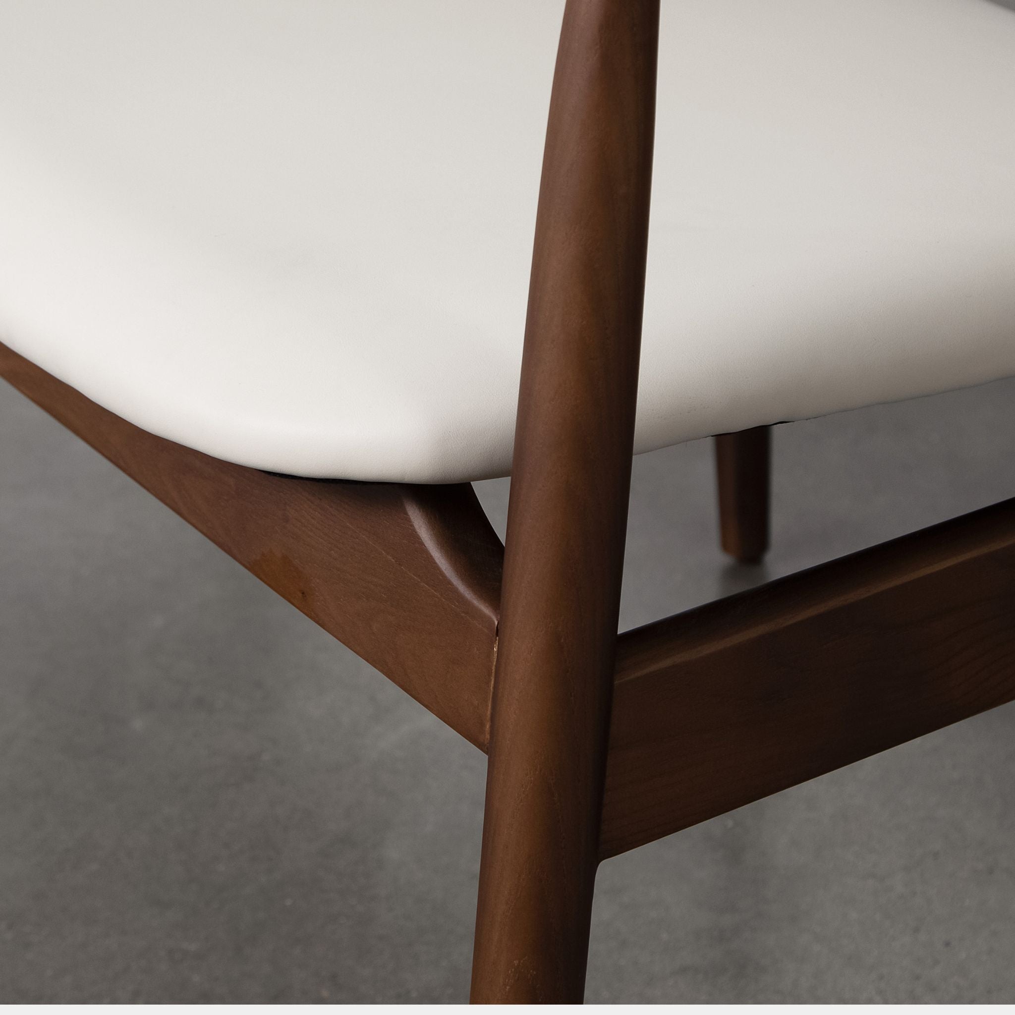 Calvin Seat