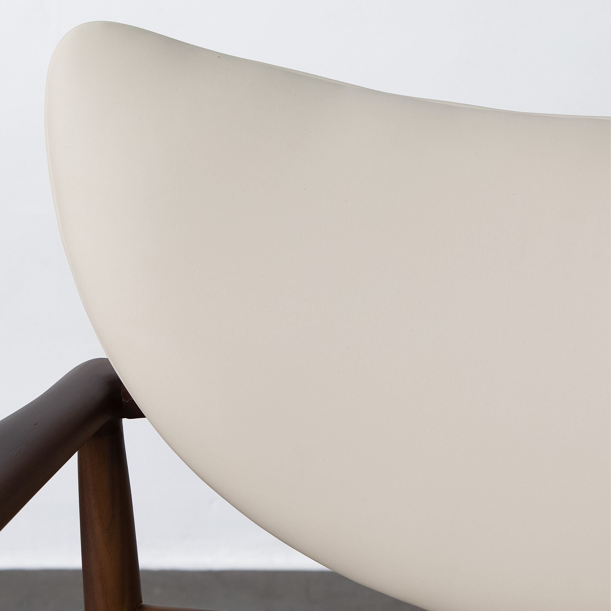 Calvin Seat