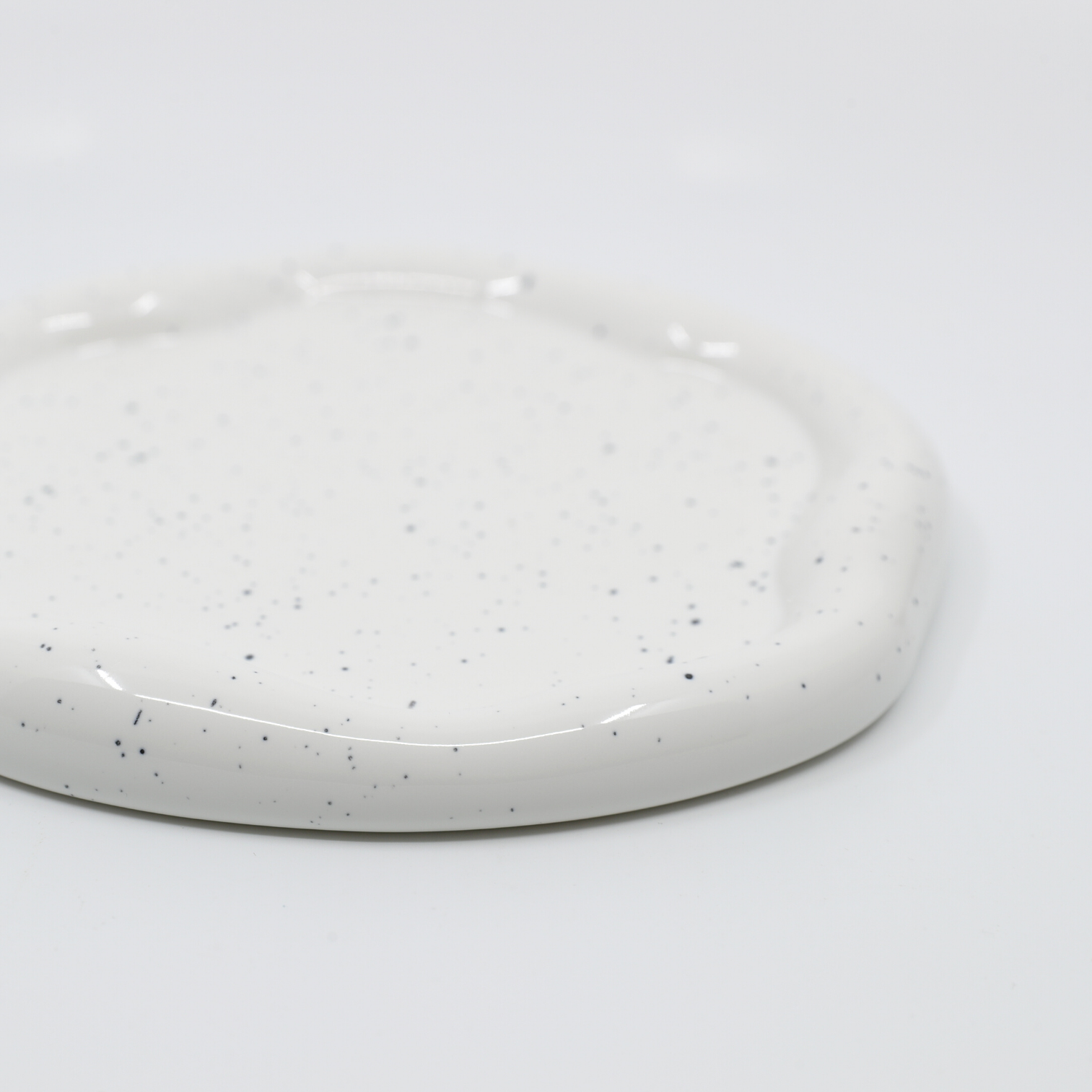 Warbled Ceramic - Round Speckled Plate - The Feelter