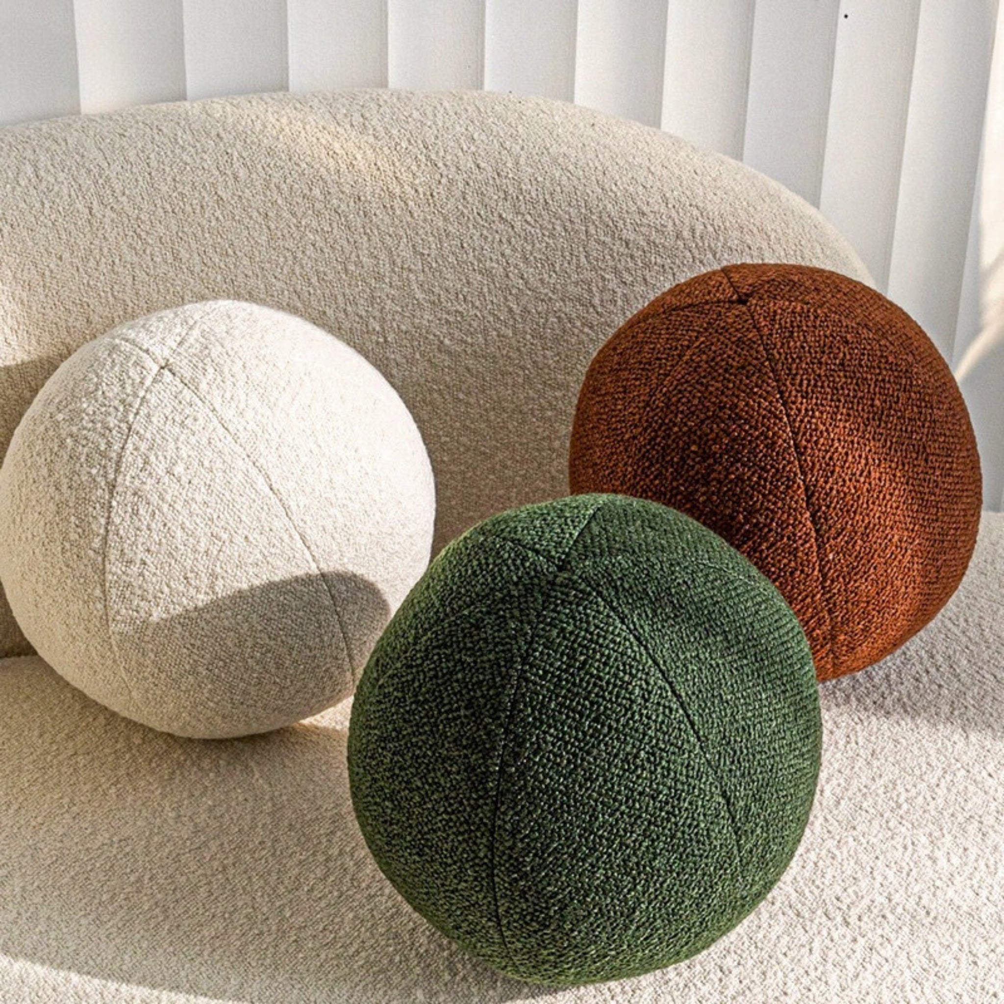 Round Boucle Bubble Cushion - The Feelter