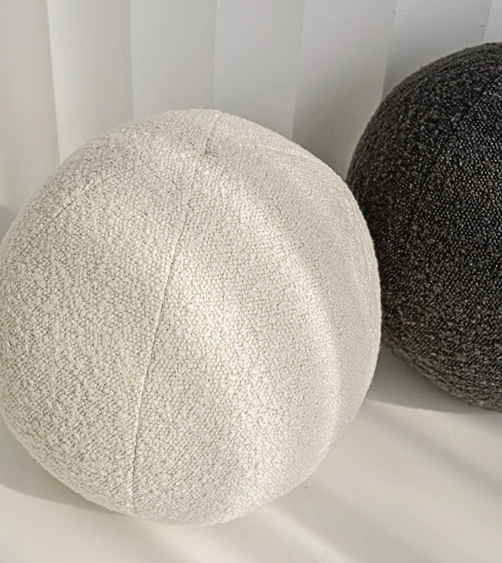 Round Boucle Bubble Cushion - The Feelter