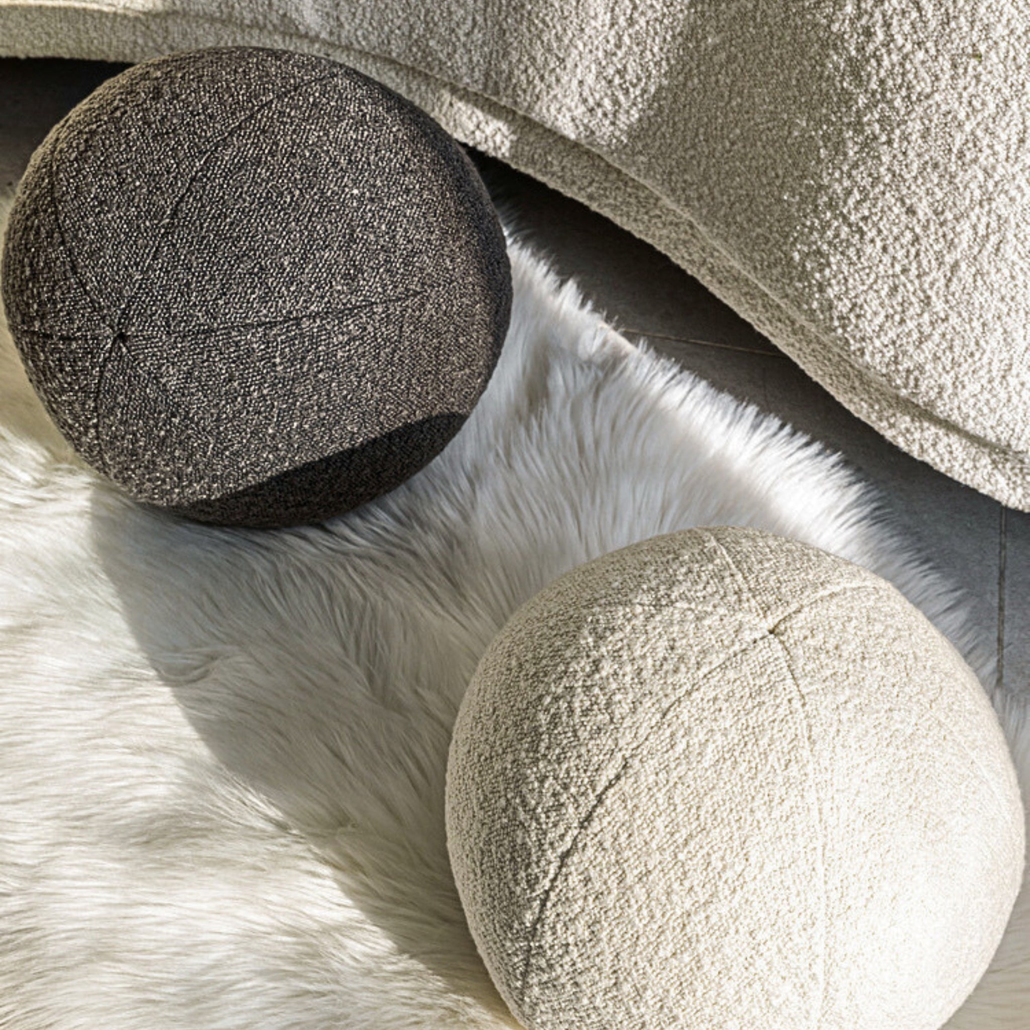 Round Boucle Bubble Cushion - The Feelter
