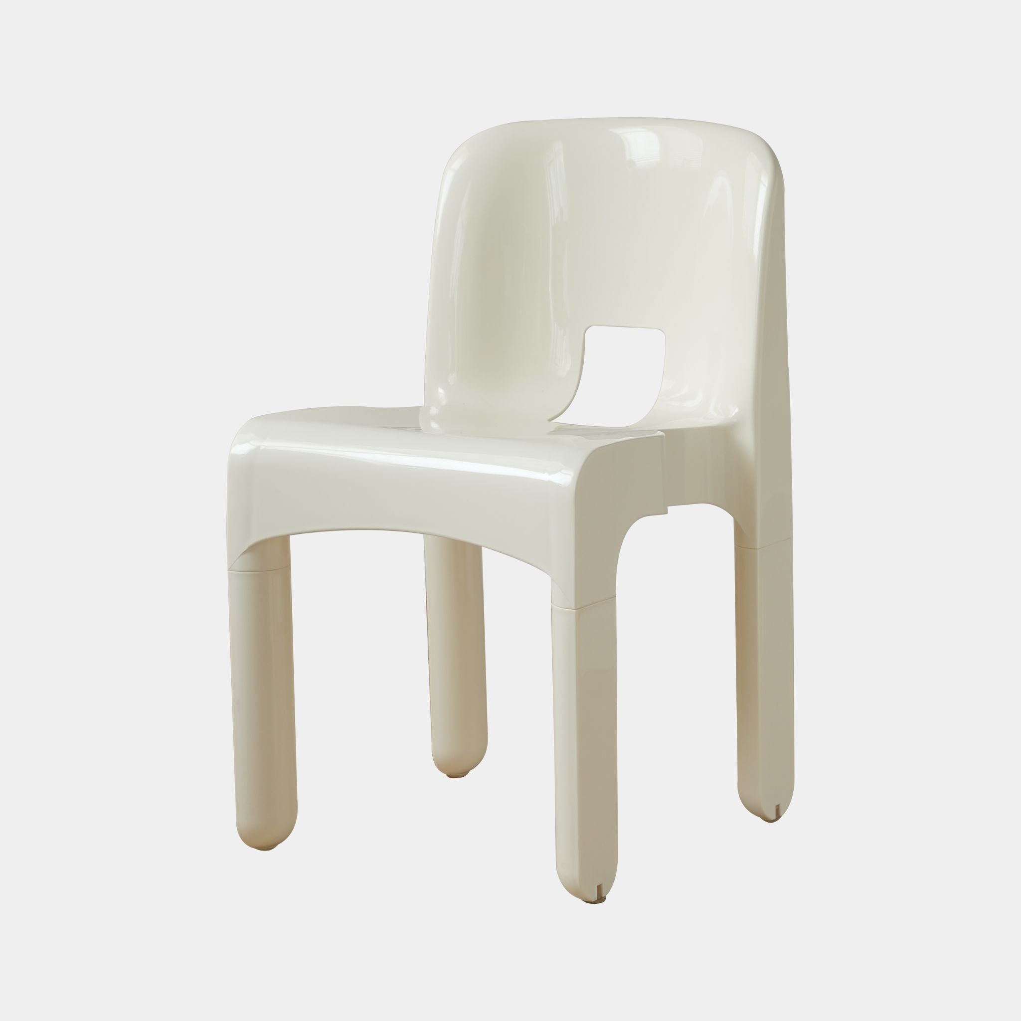 Universal Plastic Dining Chair