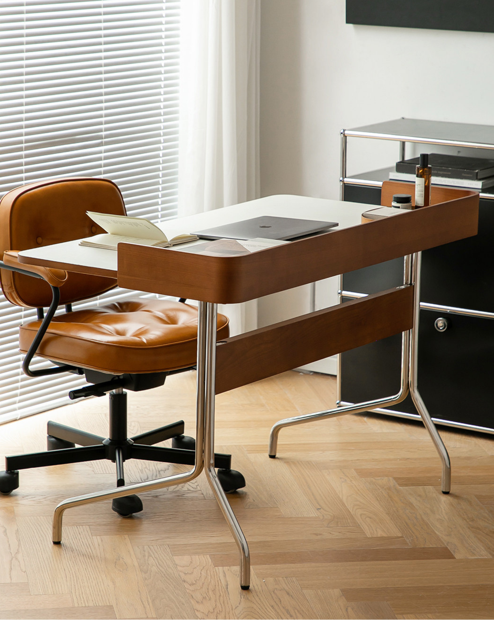Hera Desk