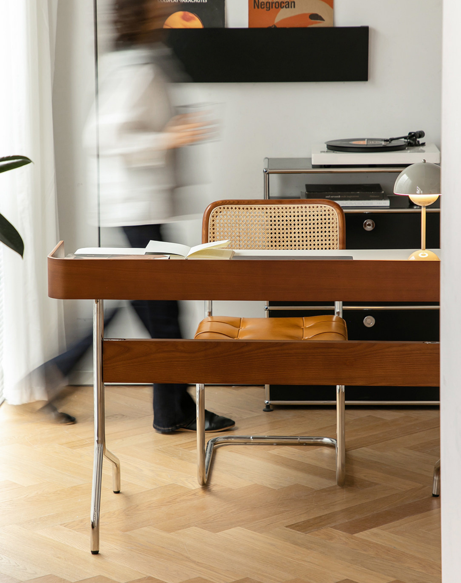 Hera Desk