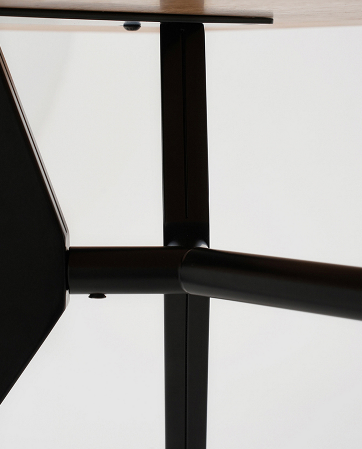 Janet Dining Table - The Feelter