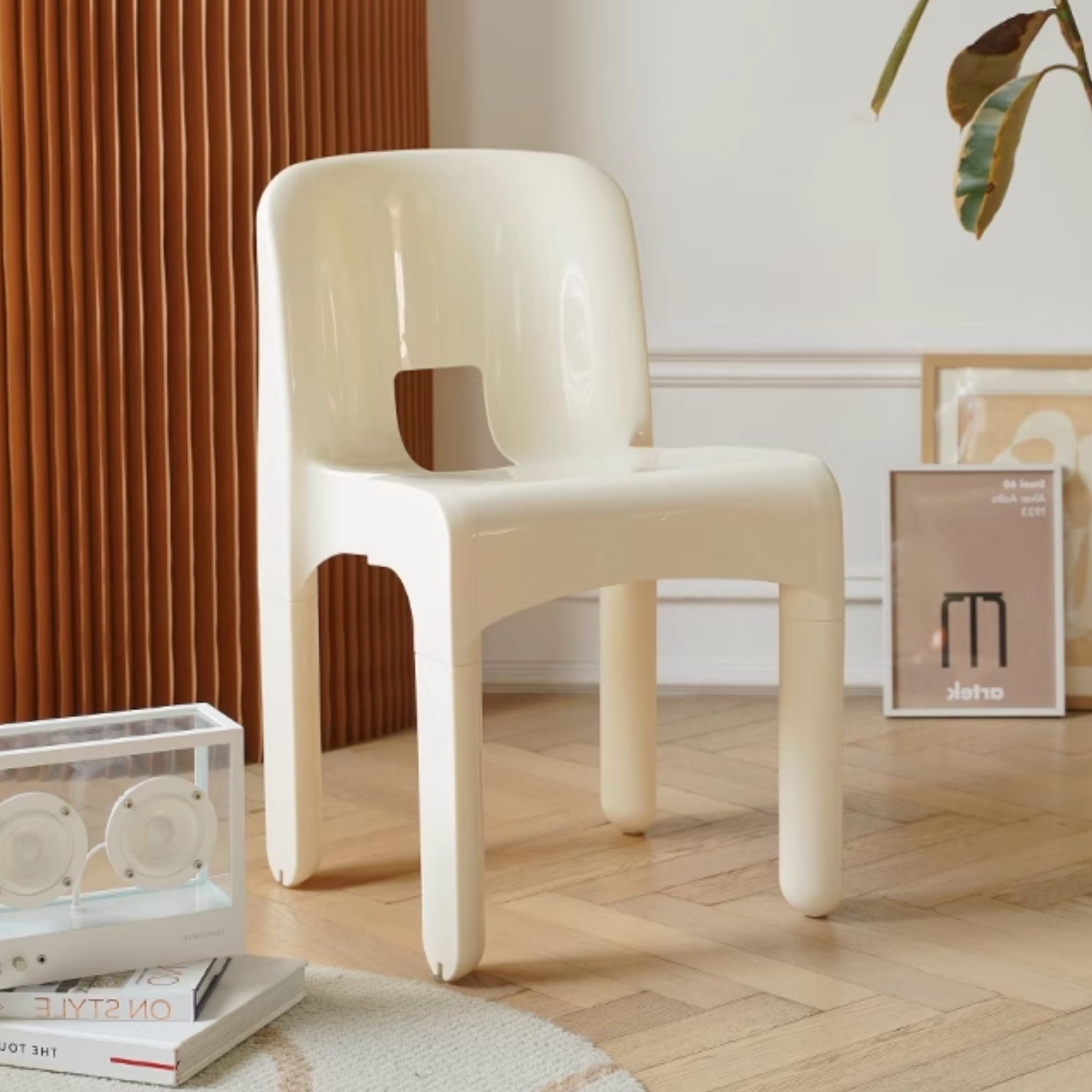 Universal Plastic Dining Chair