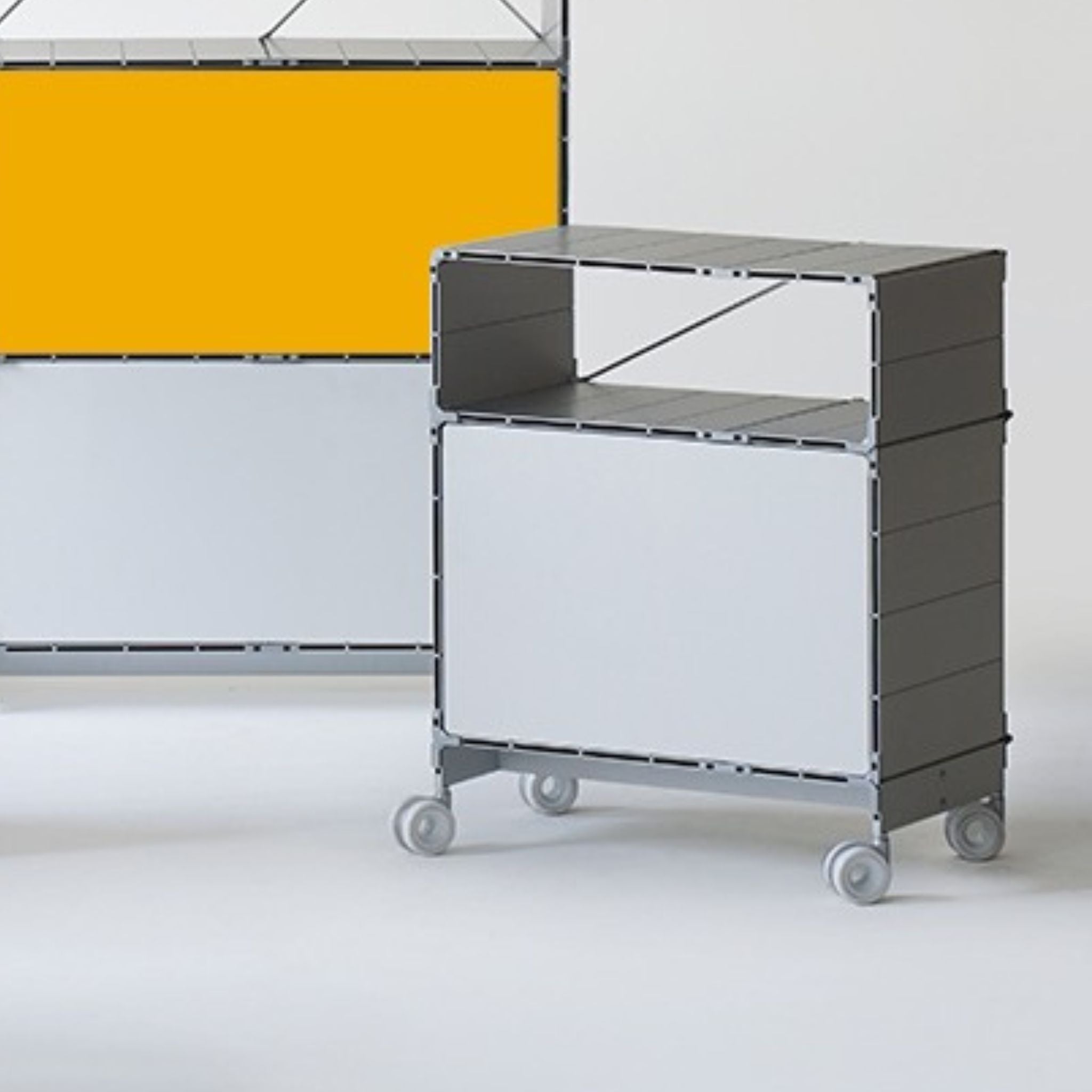 Monstructure Trolley Replica | The Feelter