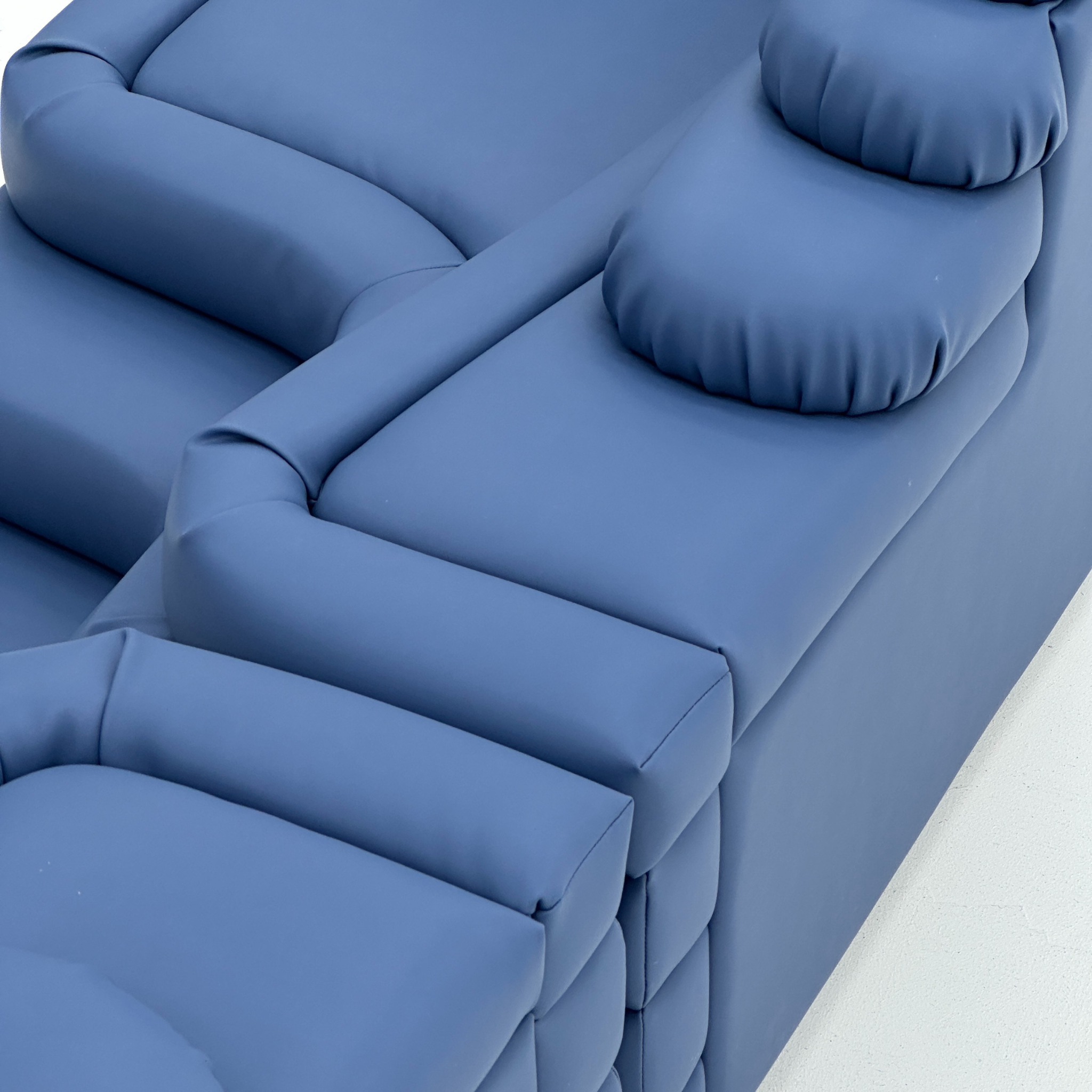 Layered Sofa - The Feelter