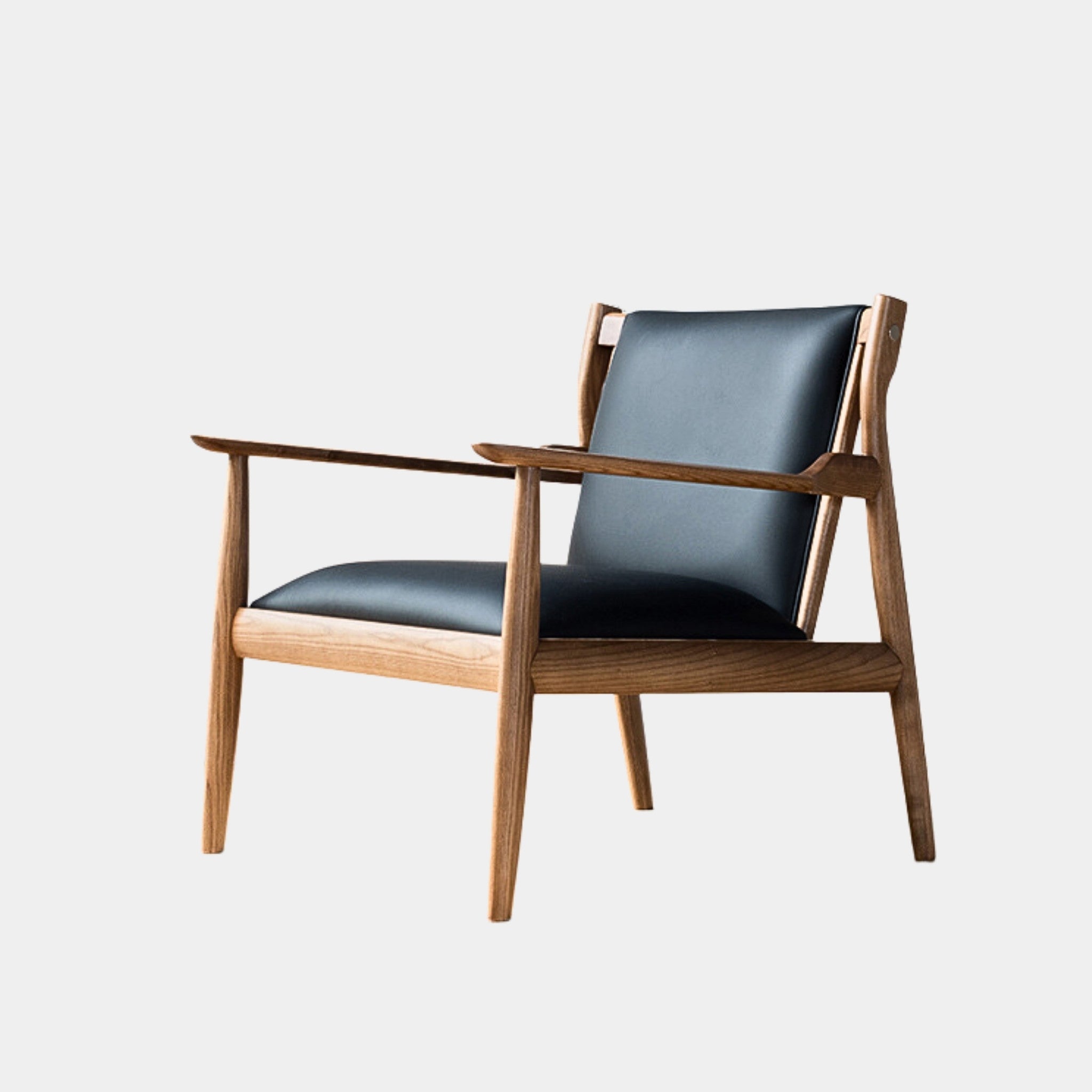 Claude Easy Chair Replica | The Feelter