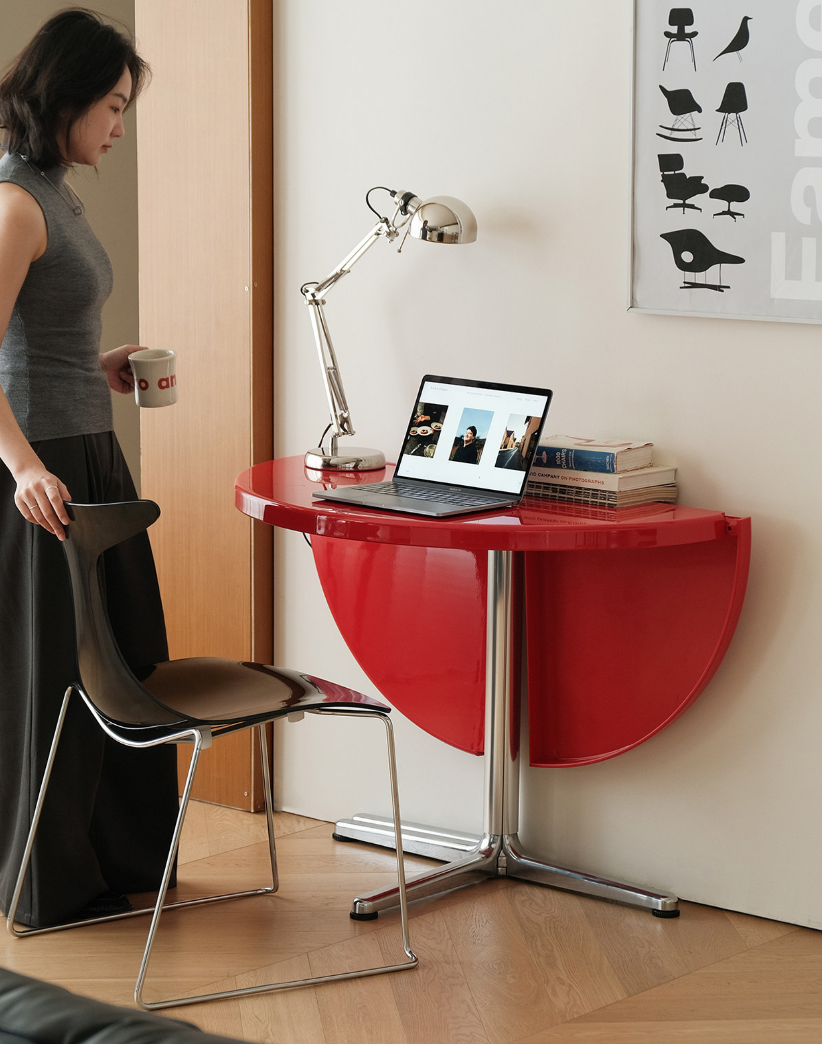 Collapsible Round Plastic Table