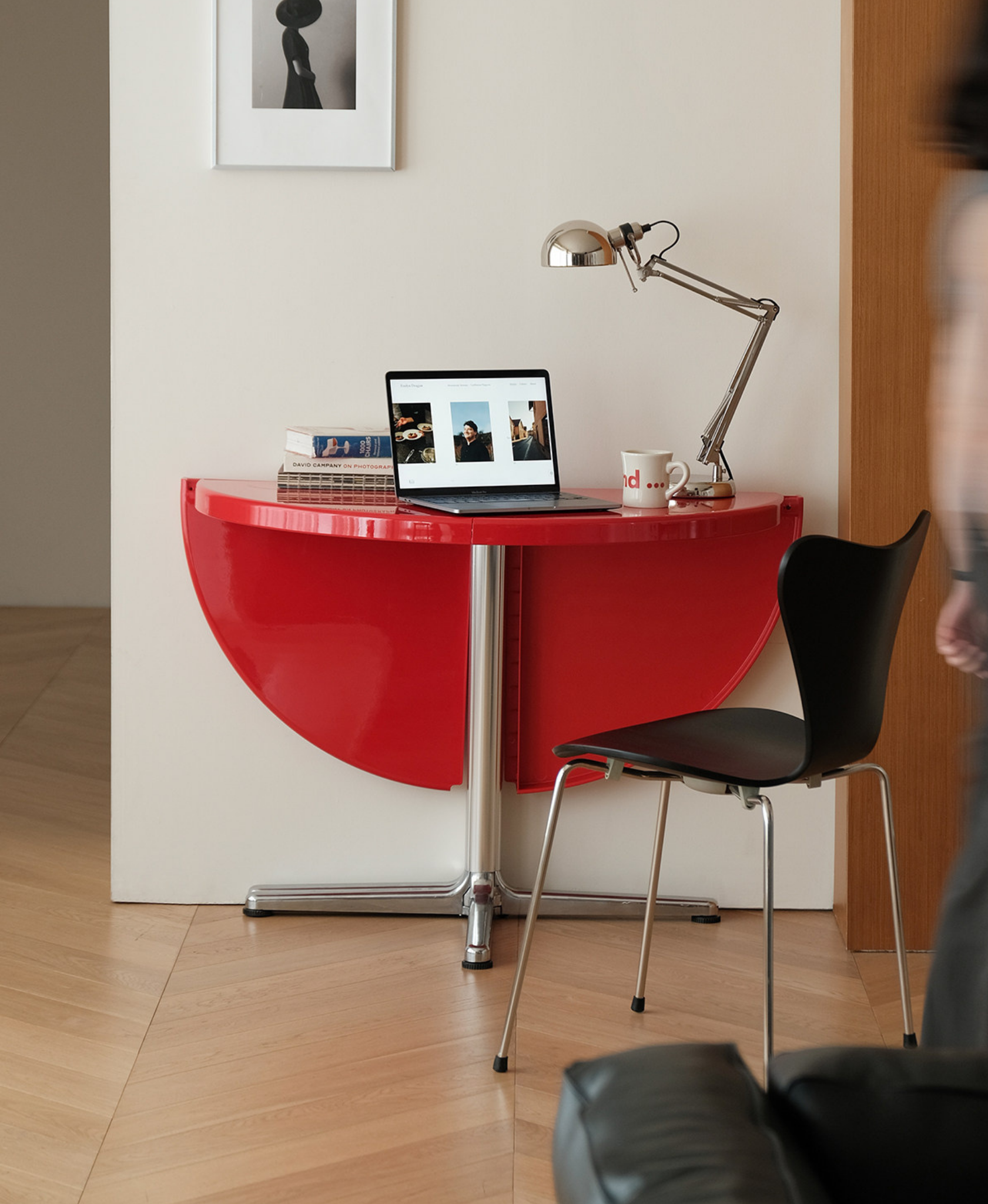Collapsible Round Plastic Table