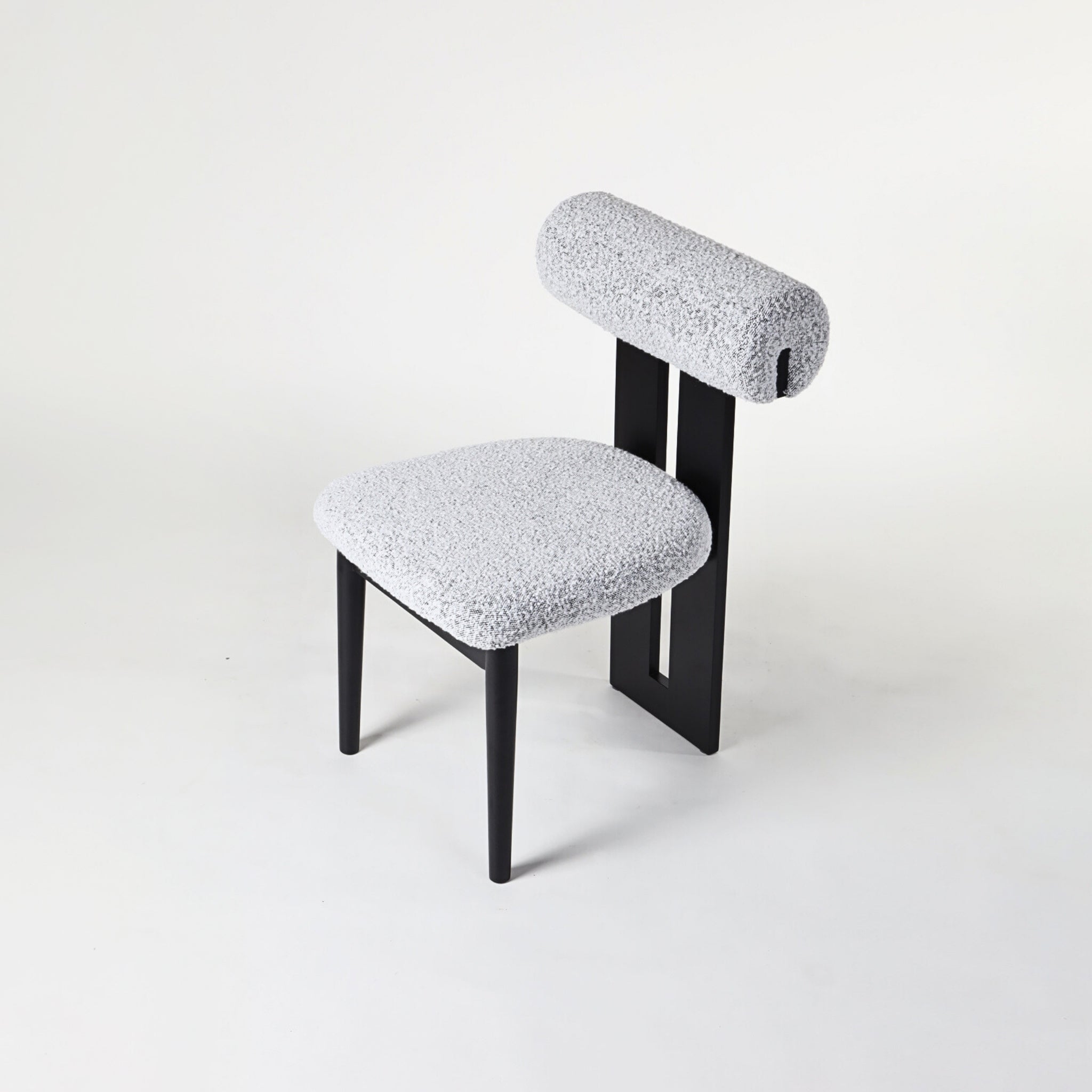 Tripod Dining Chair - The Feelter