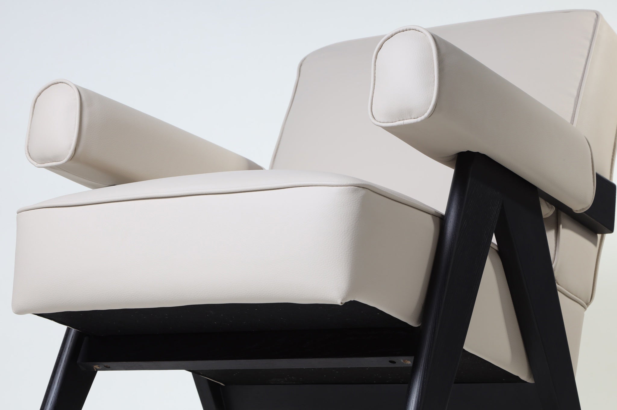 Capitol Complex Chair Replica | The Feelter