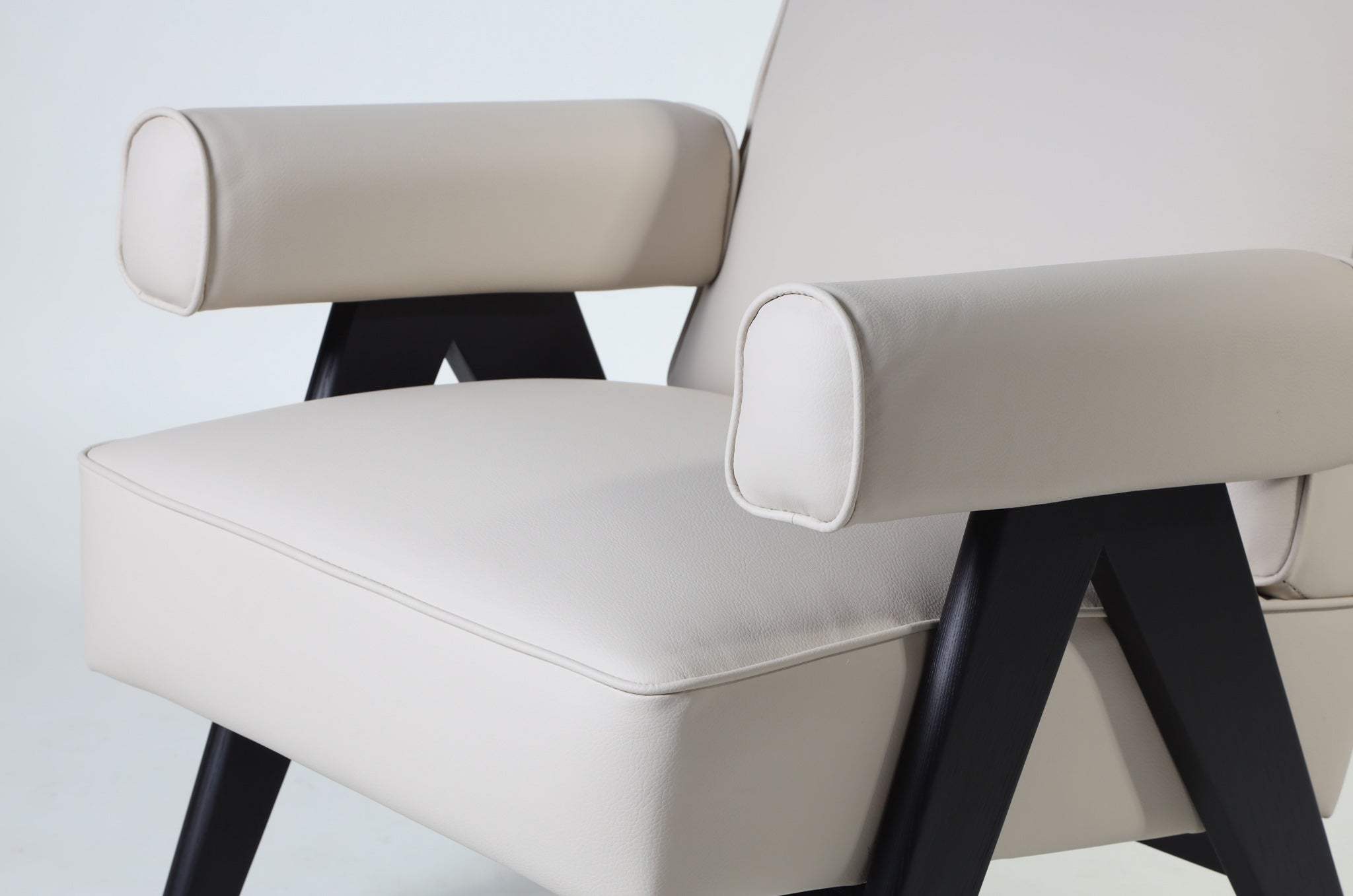 Capitol Complex Chair Replica | The Feelter