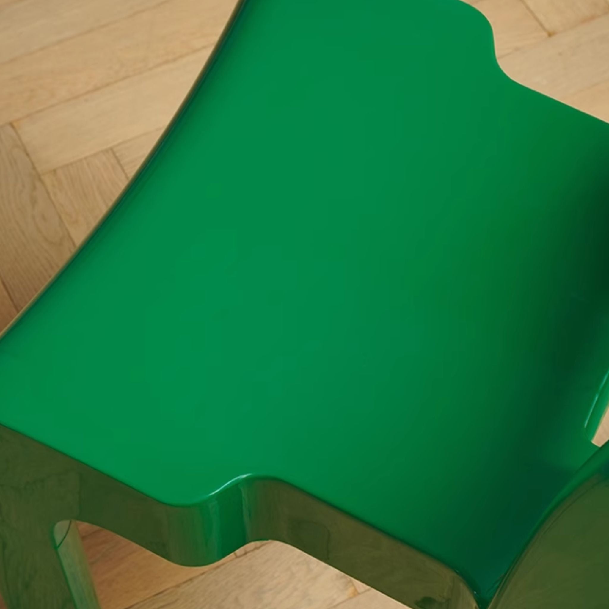 Universal Plastic Dining Chair