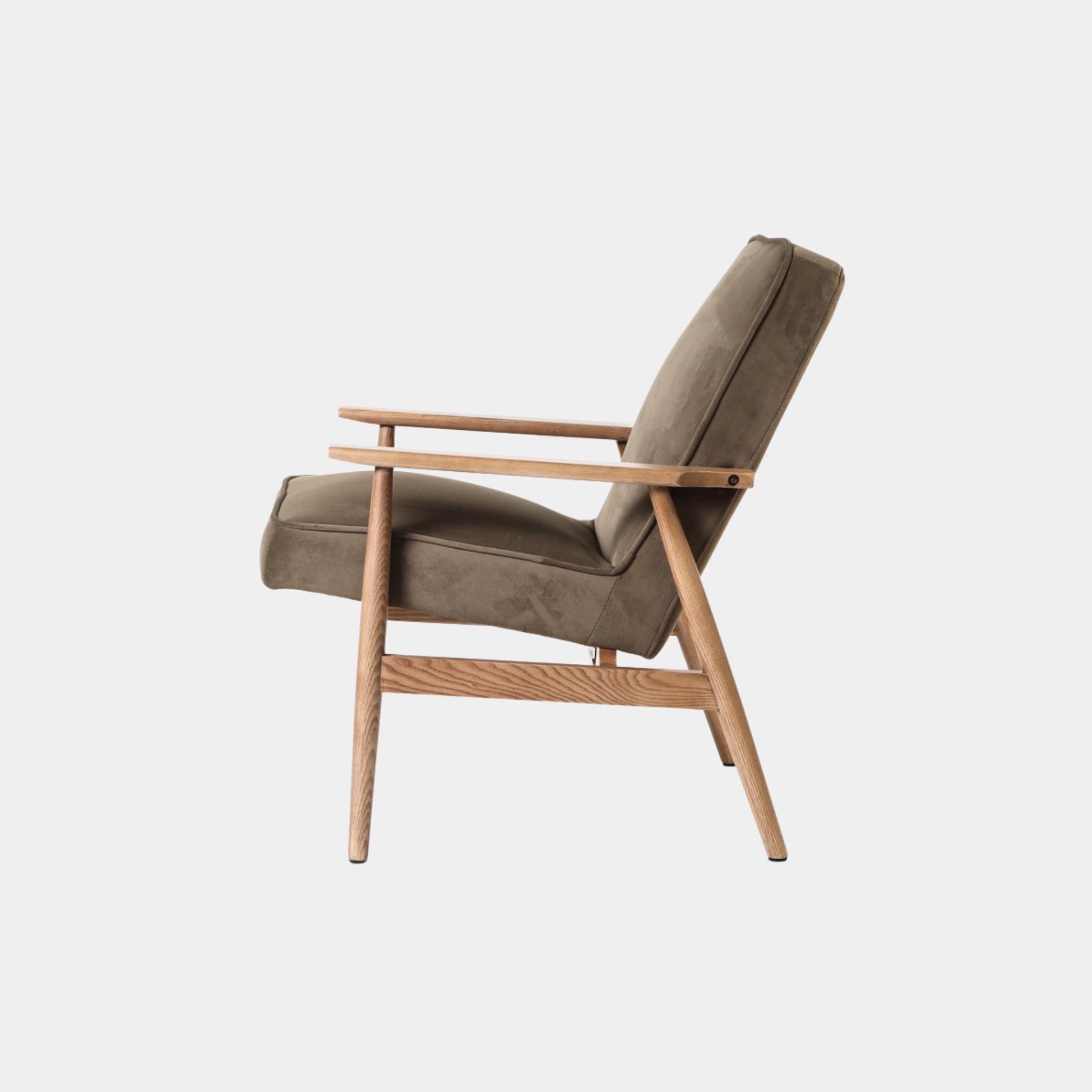 300-190 Armchair Replica | The Feelter