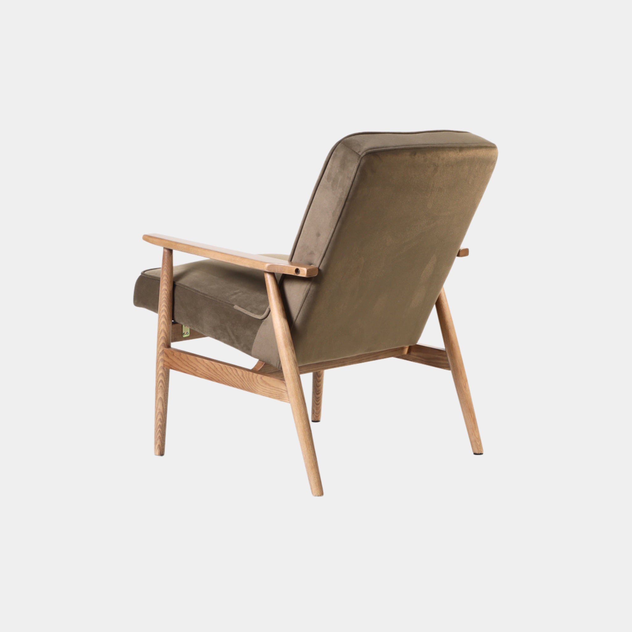 300-190 Armchair Replica | The Feelter