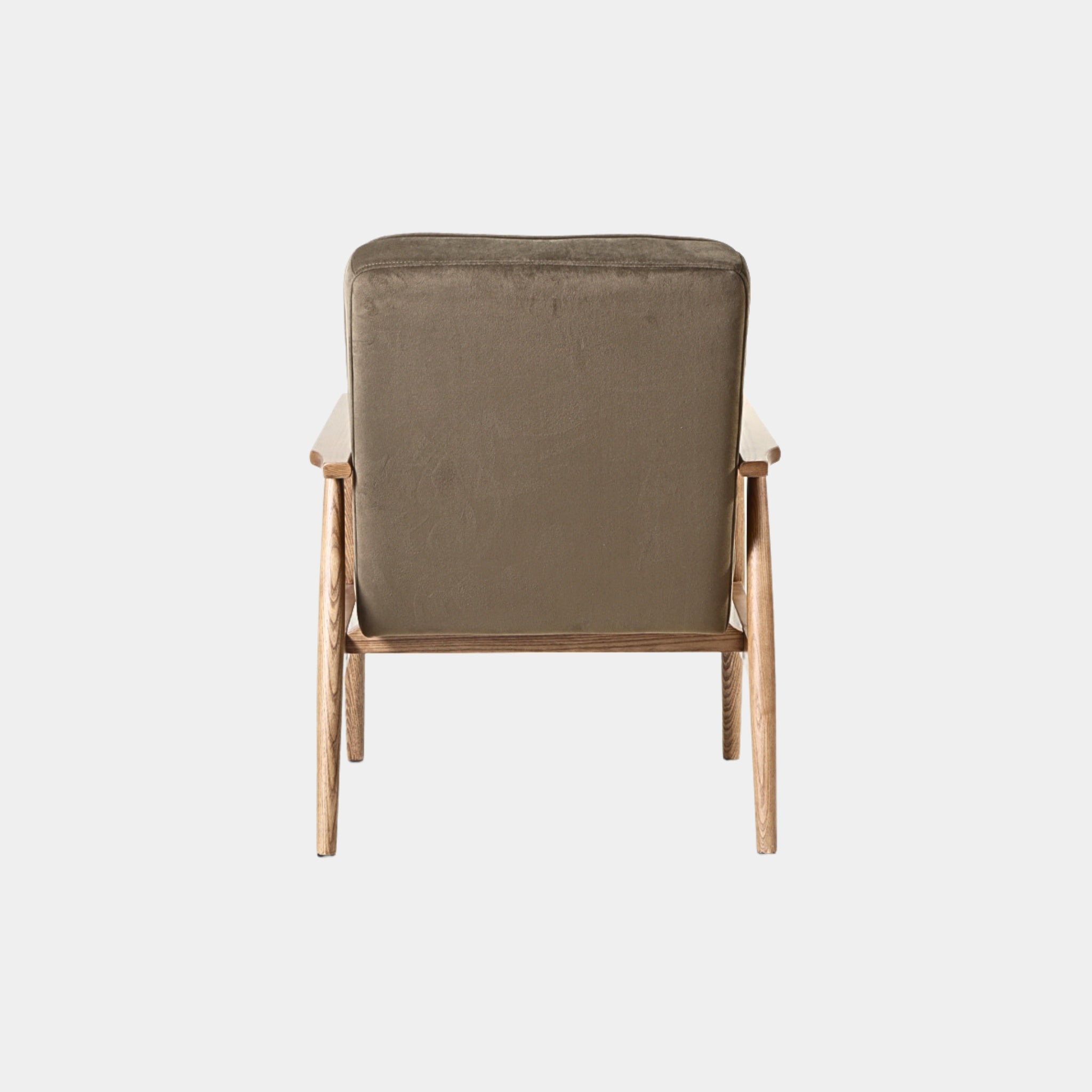 300-190 Armchair Replica | The Feelter