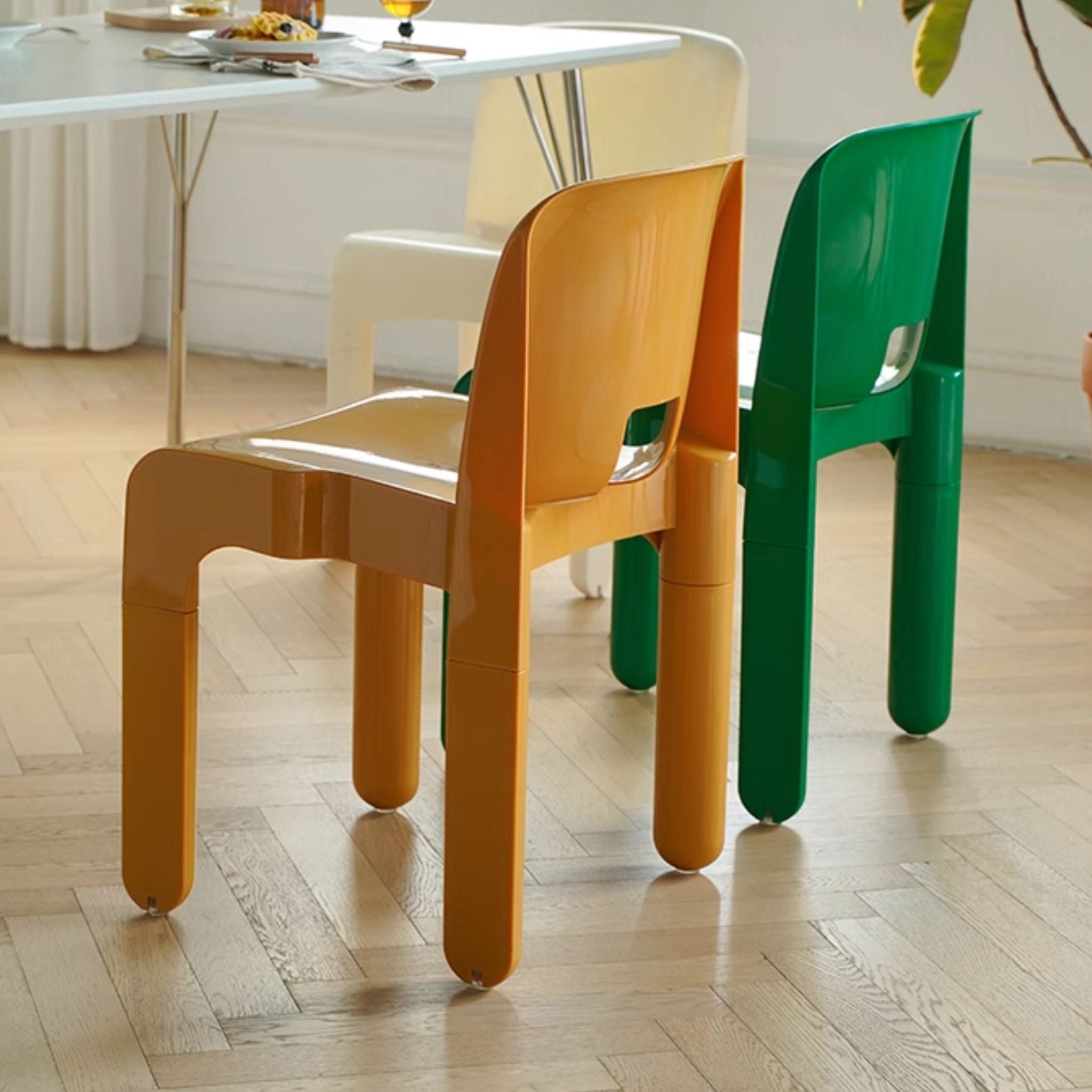 Universal Plastic Dining Chair