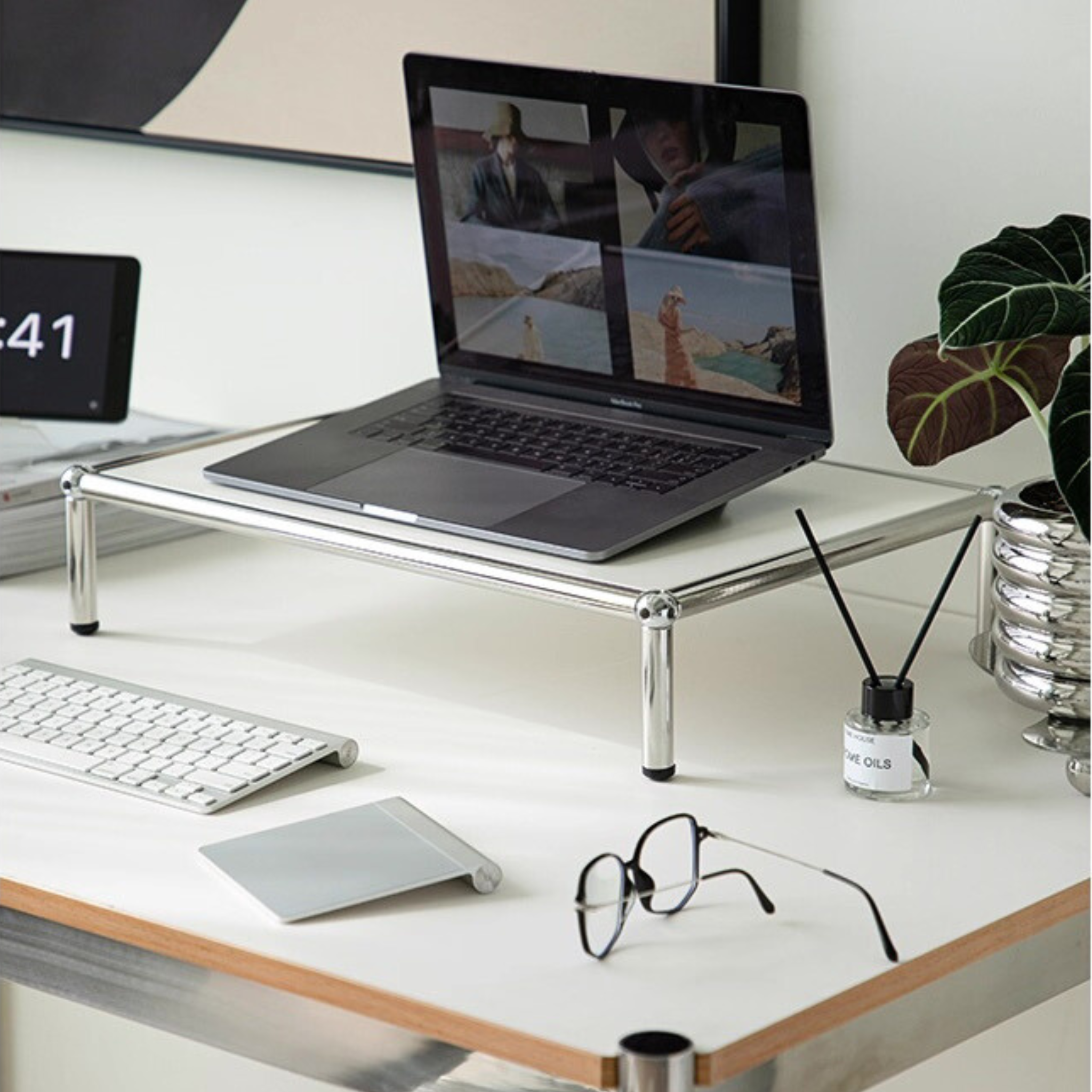 Form Series | Modular Screen Stand - The Feelter