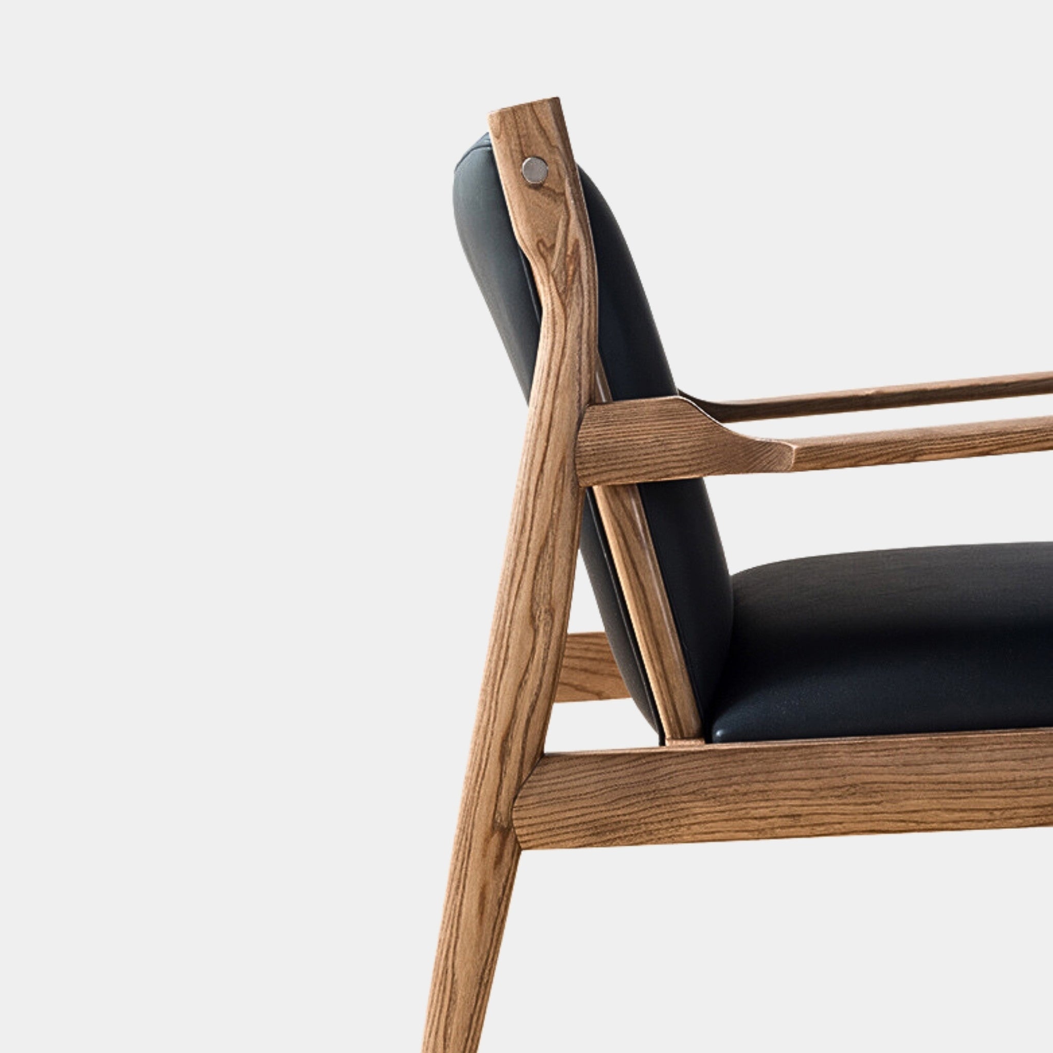 Claude Easy Chair | Mid Century Furniture | Miyamoto Replica - The Feelter