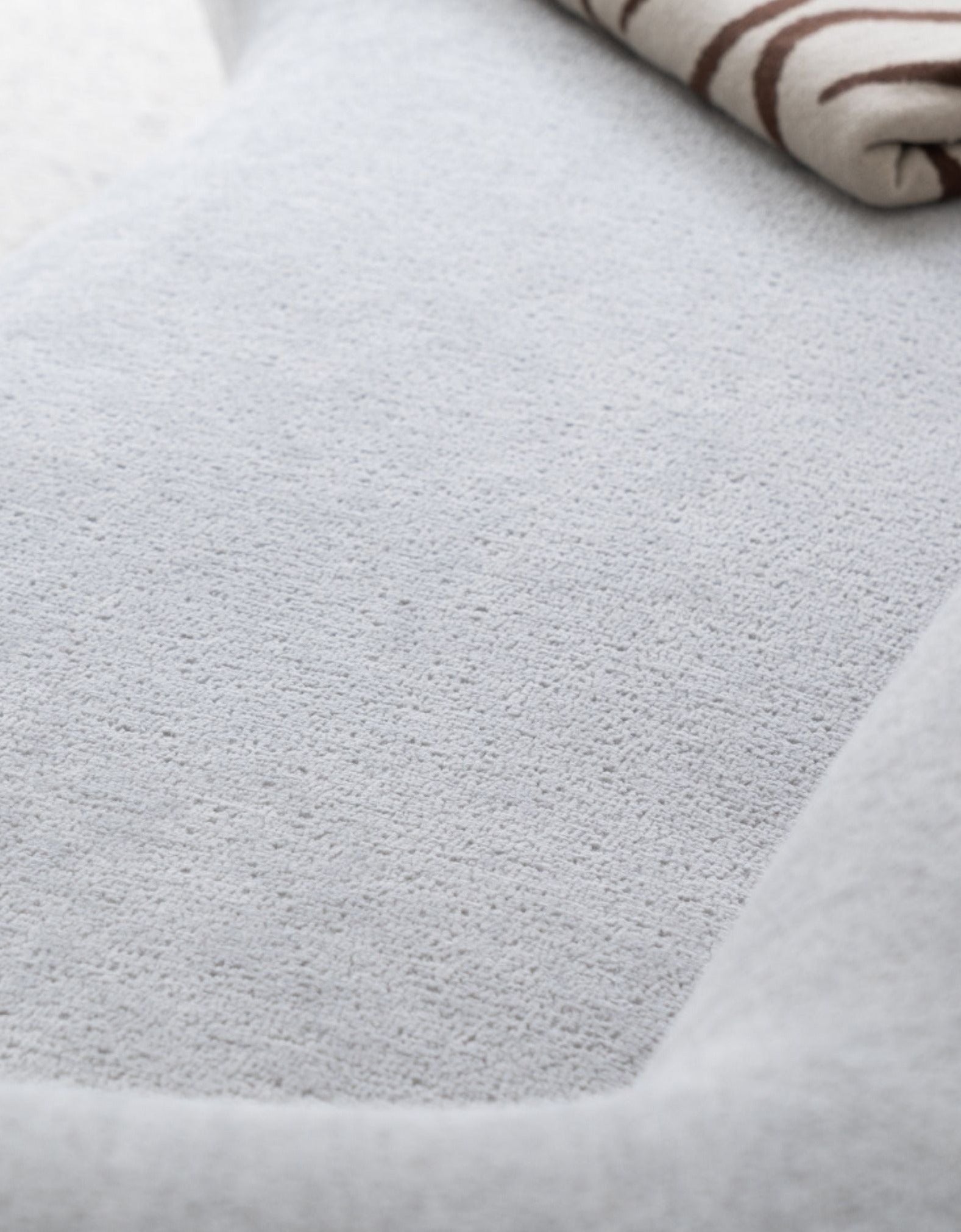 Yumi Sofa - The Feelter