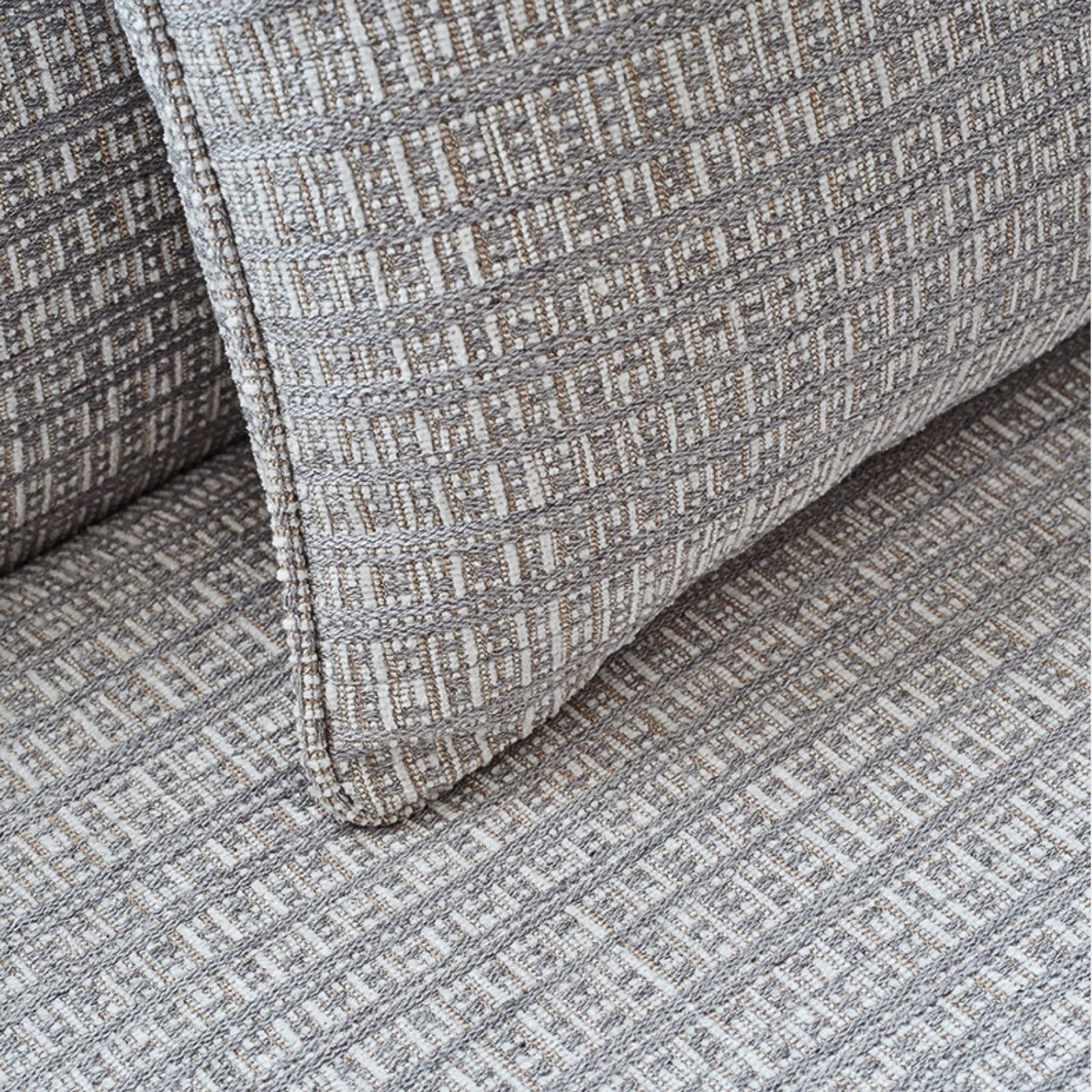 Lux Sofa - The Feelter