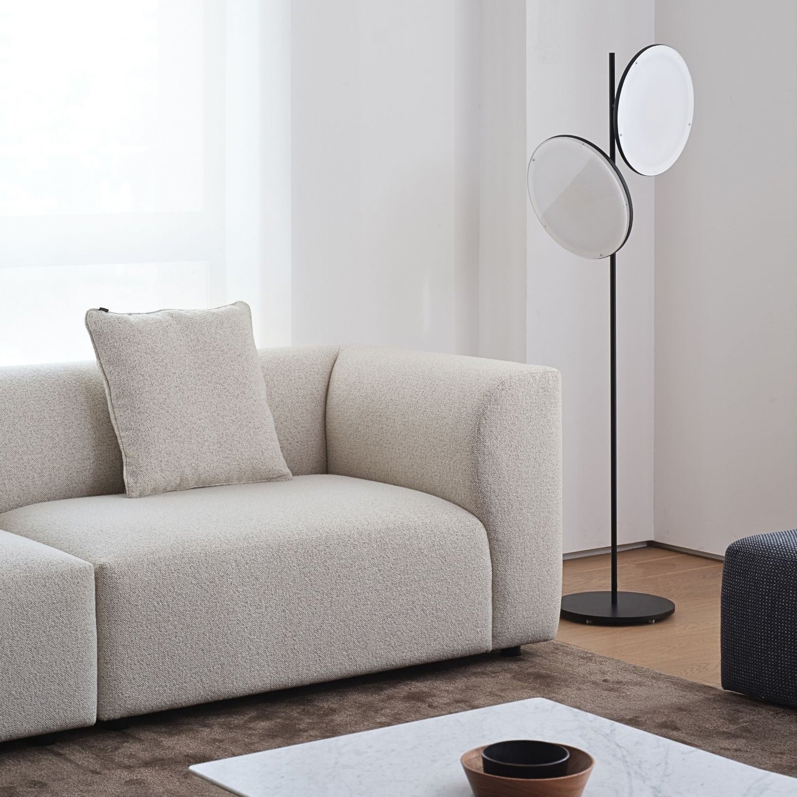 Lux Sofa - The Feelter