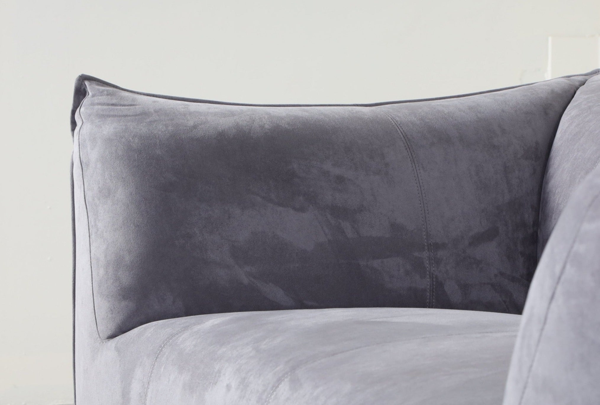 Le Bambole Sofa Replica | The Feelter