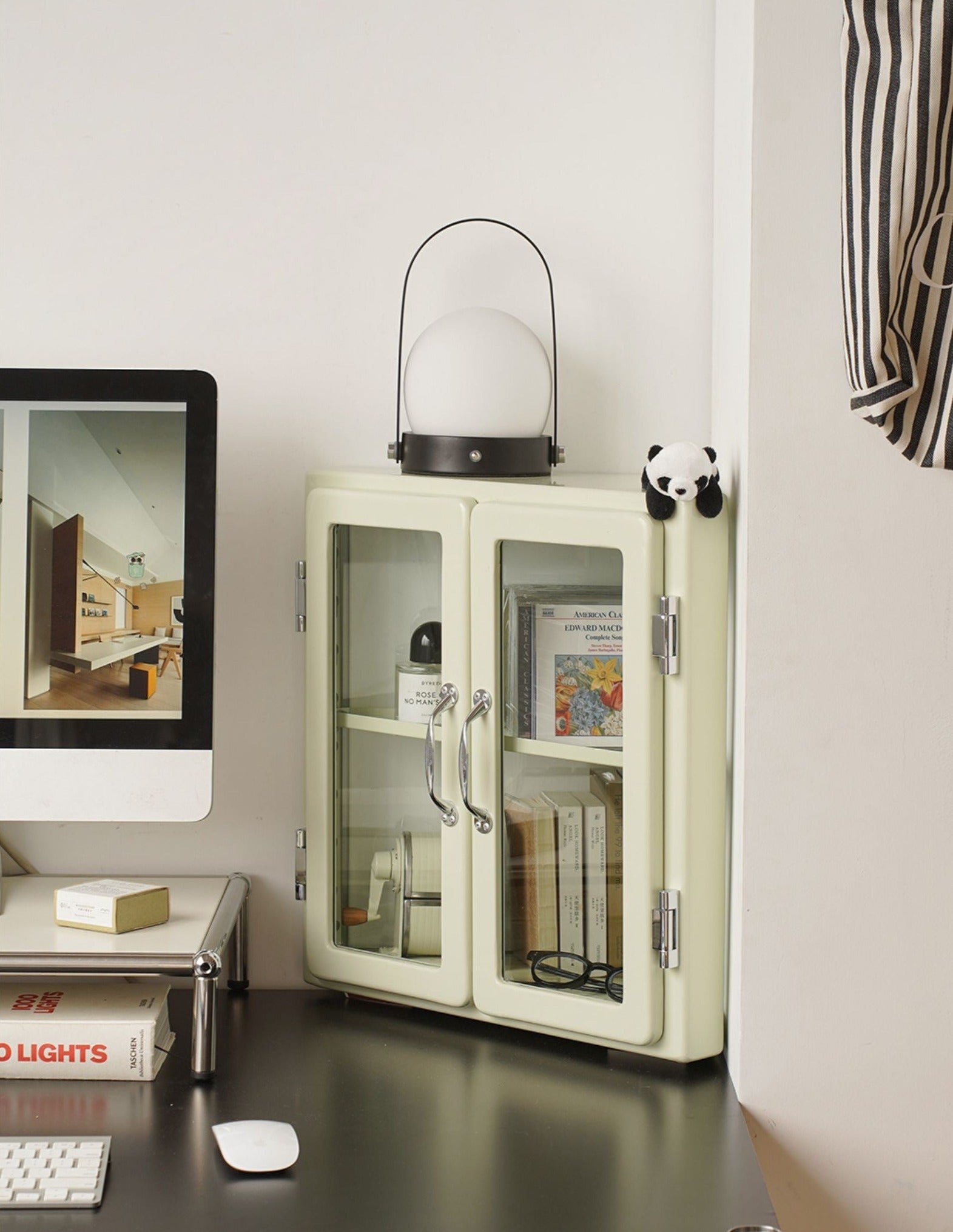 Moma Cabinet replica - The Feelter