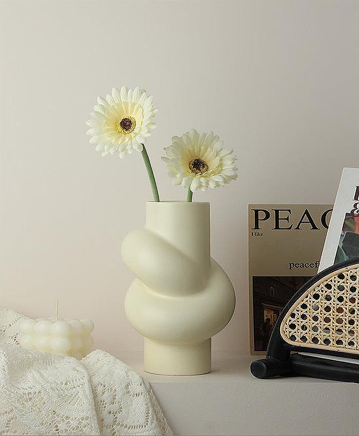 Ceramic Vase | Butter Twist - The Feelter