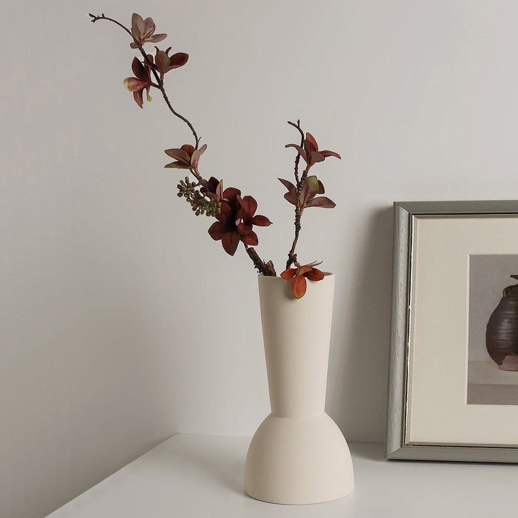 Ceramic Vase | Cream Bulb - The Feelter