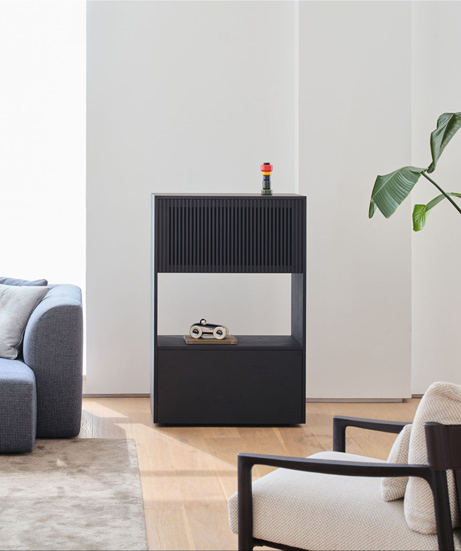 Ready- Grind Wooden Bookshelf - The Feelter