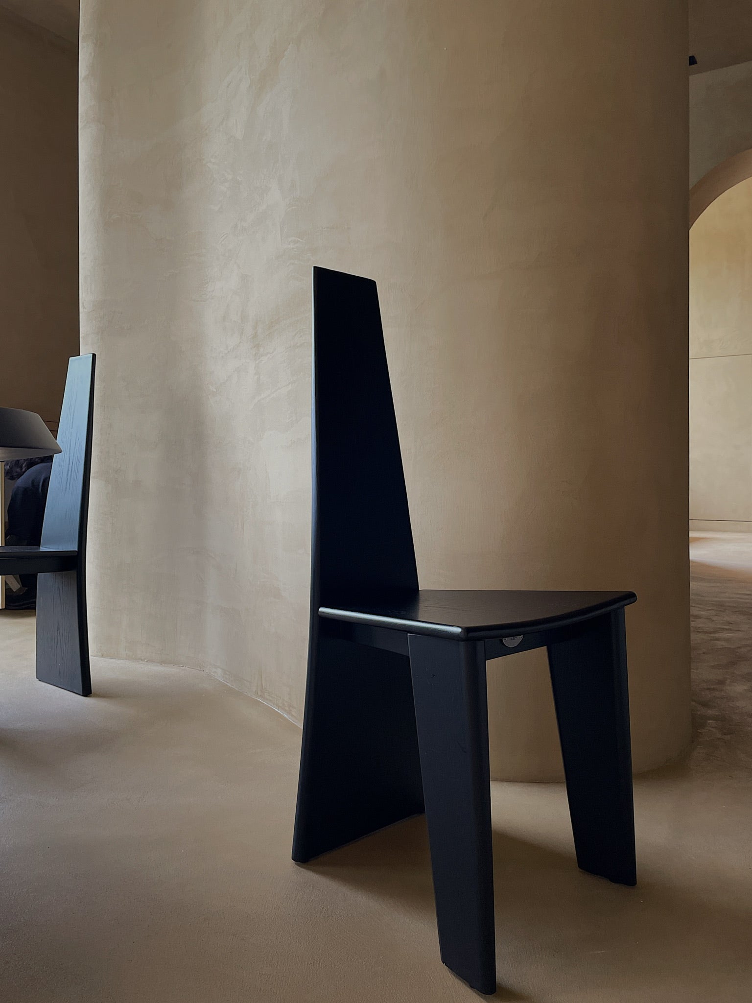 kar High Back Chair 侘寂简约木质高背餐椅餐厅座椅陈列买手店 - The Feelter