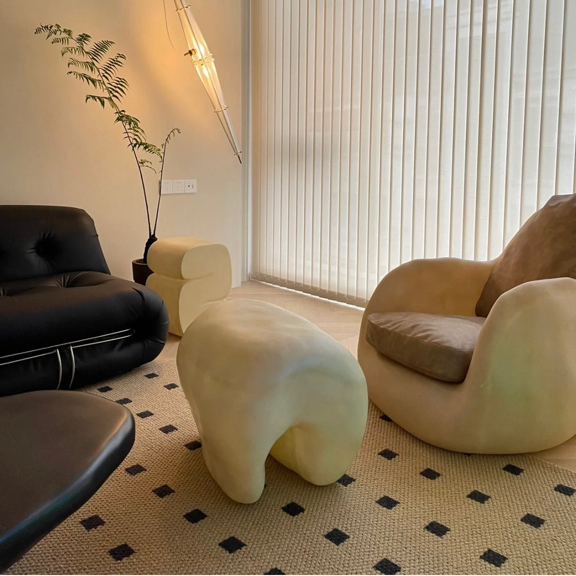 kar tooth stool 洞穴风牙齿脚墩边几客厅矮墩艺术玻璃钢设计侘寂 - The Feelter