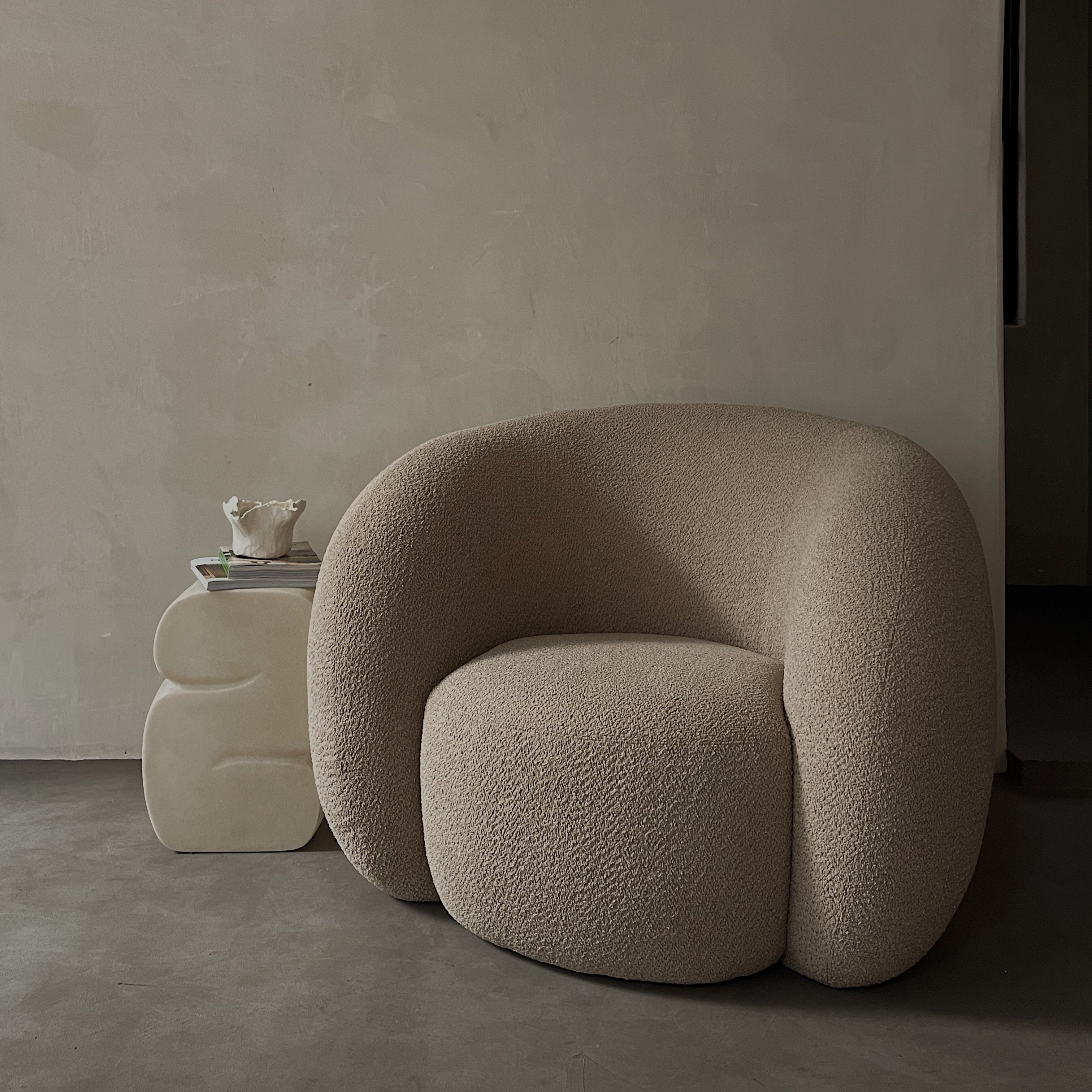 kar Circular Lounge 小圆弧休闲软包沙发椅客厅买手店陈列单人位 - The Feelter