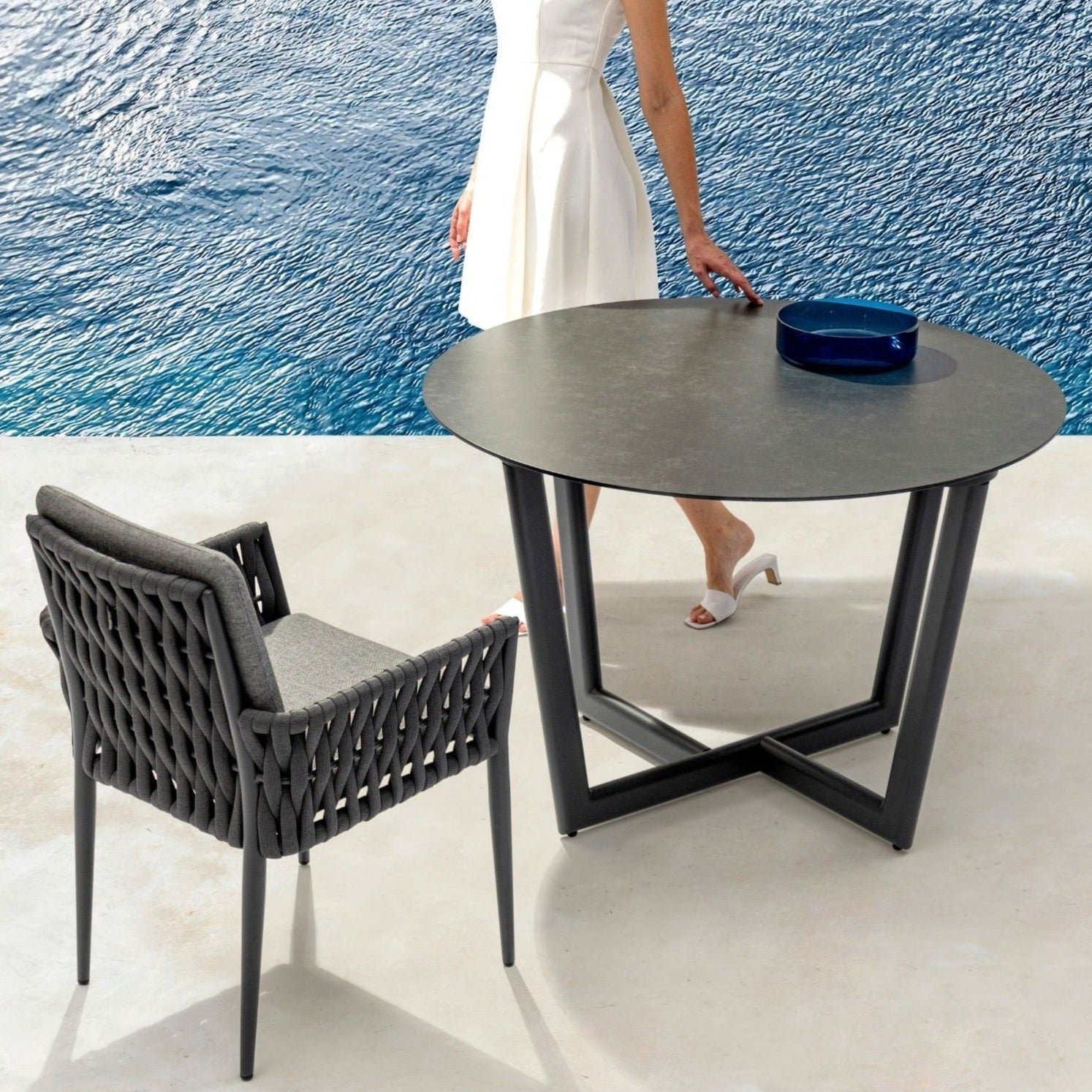 Hug Series | Outdoor Round Dining Table - The Feelter