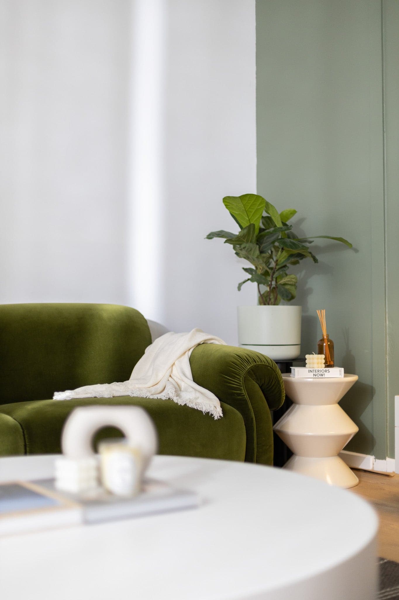Icon Sofa replica - plush sofa by Michele Menescardi for Natuzzi Italia.