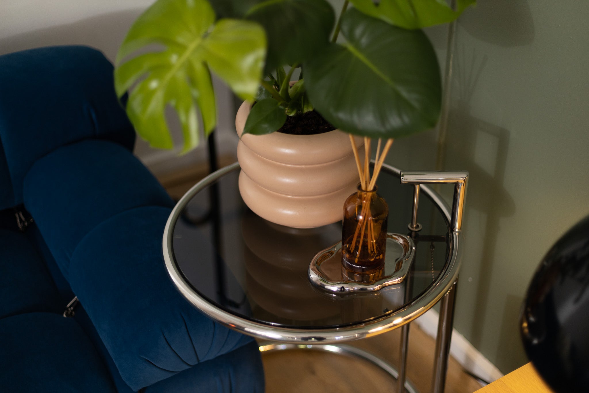 E1027 Adjustable Table | Eileen Gray Replica - The Feelter