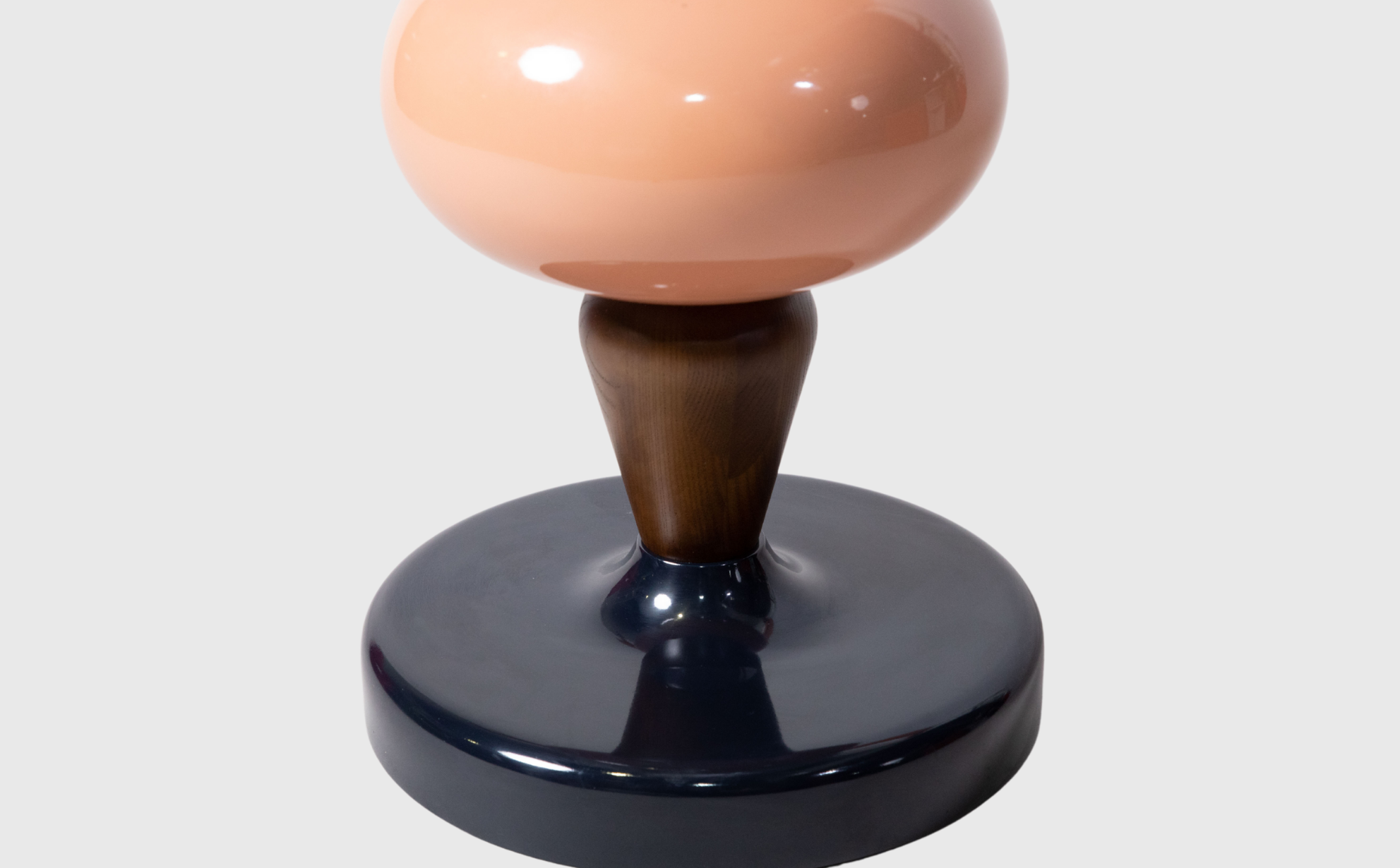 Shuffle Side Table Replica | The Feelter