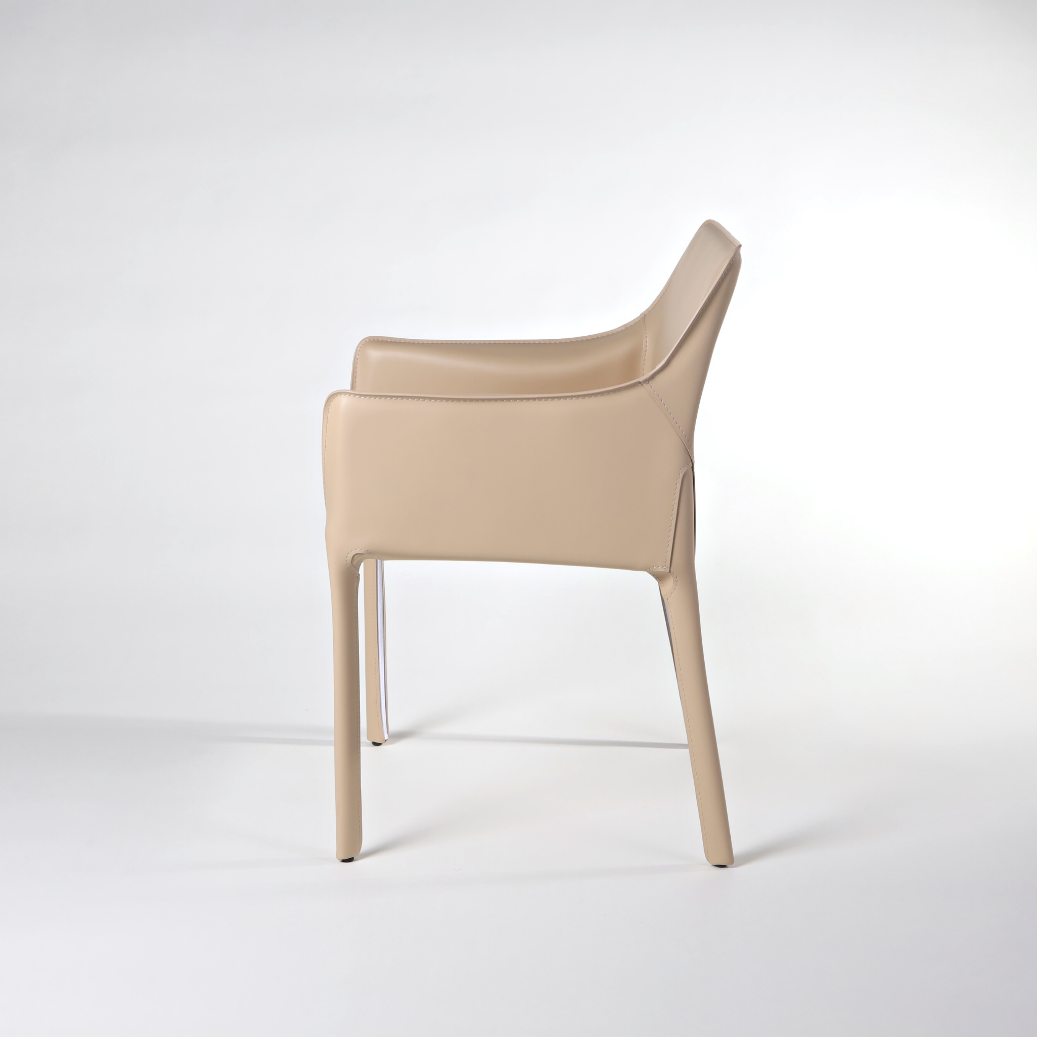 Cab 413 Dining Chair | Mario Bellini Replica - The Feelter