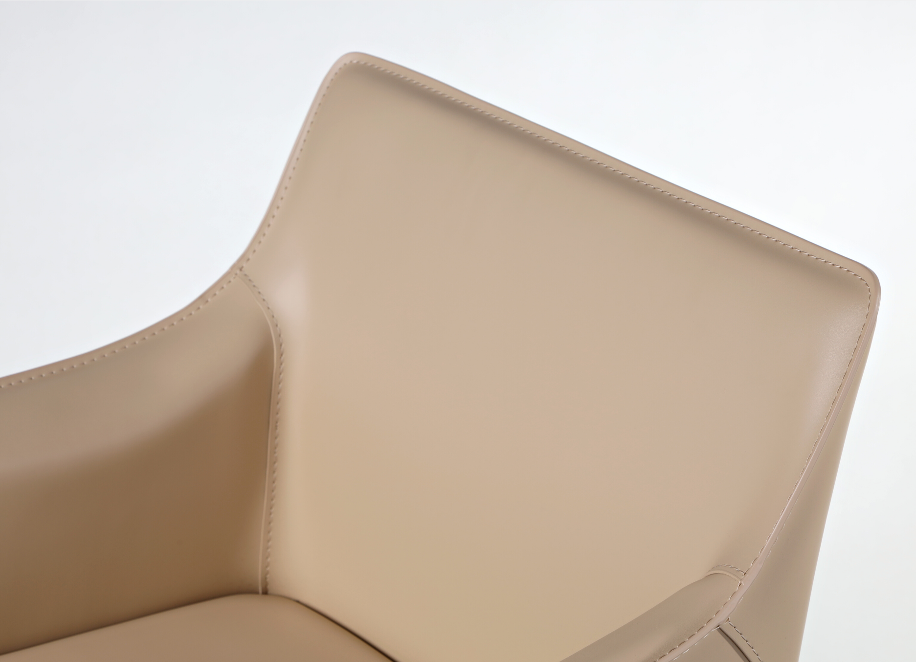 Cab 413 Dining Chair | Mario Bellini Replica - The Feelter