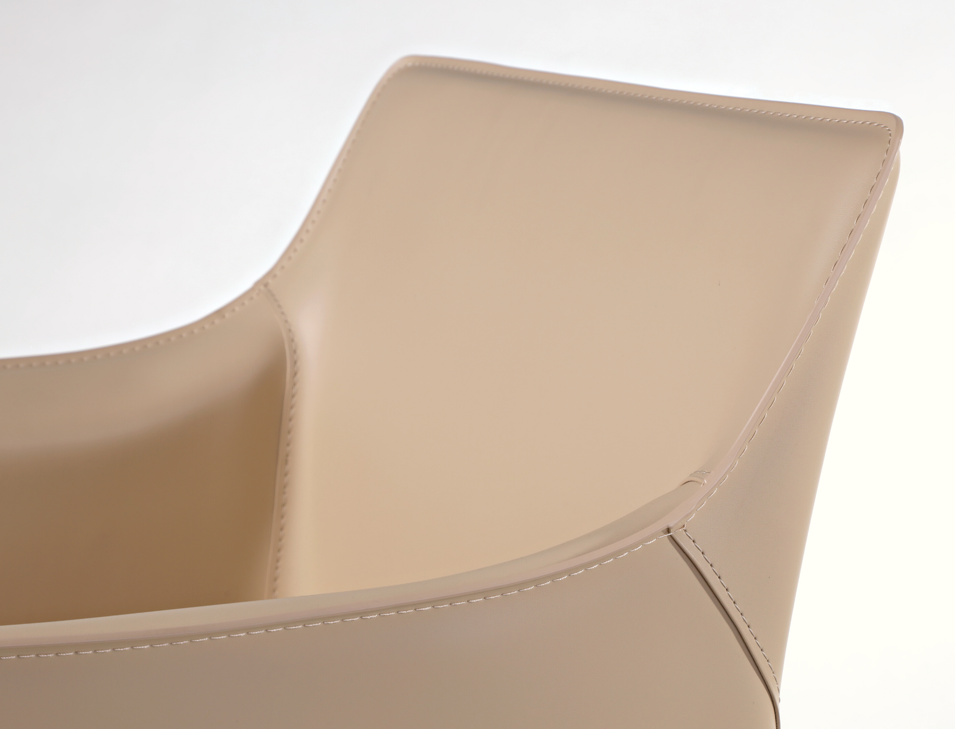 Cab 413 Dining Chair | Mario Bellini Replica - The Feelter