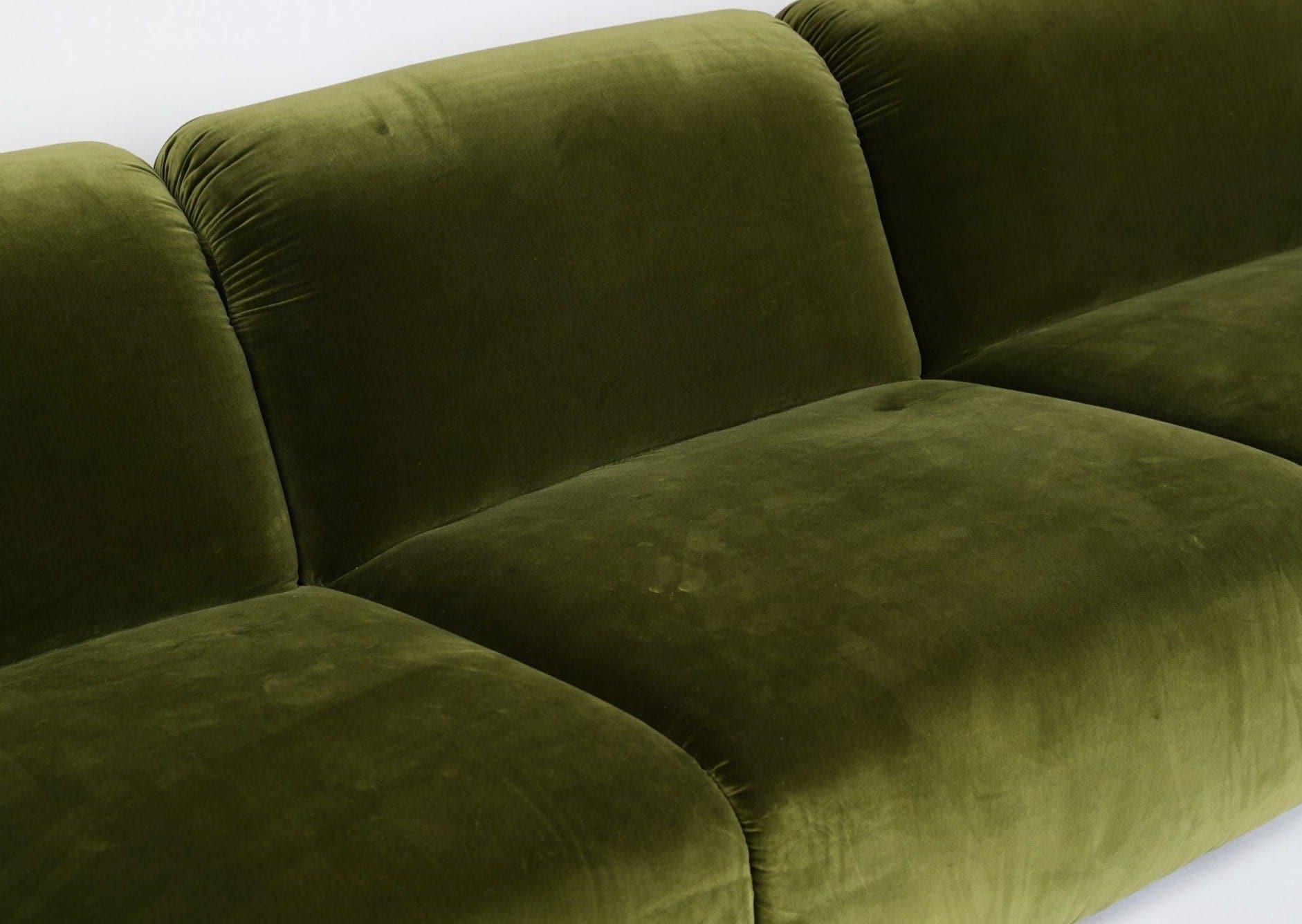 Icon Sofa replica - plush sofa by Michele Menescardi for Natuzzi Italia.