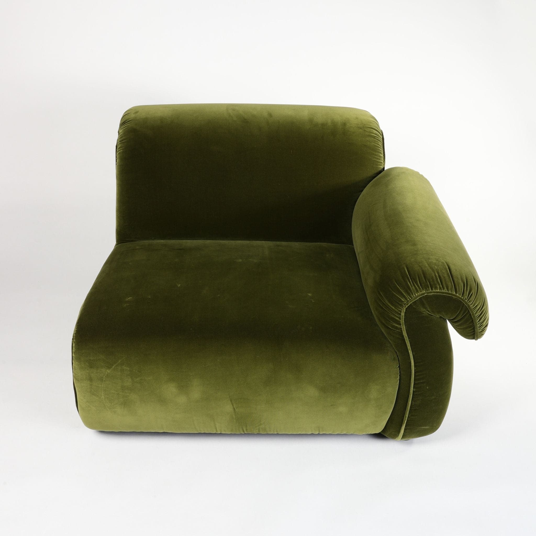 Icon Sofa replica - plush sofa by Michele Menescardi for Natuzzi Italia.